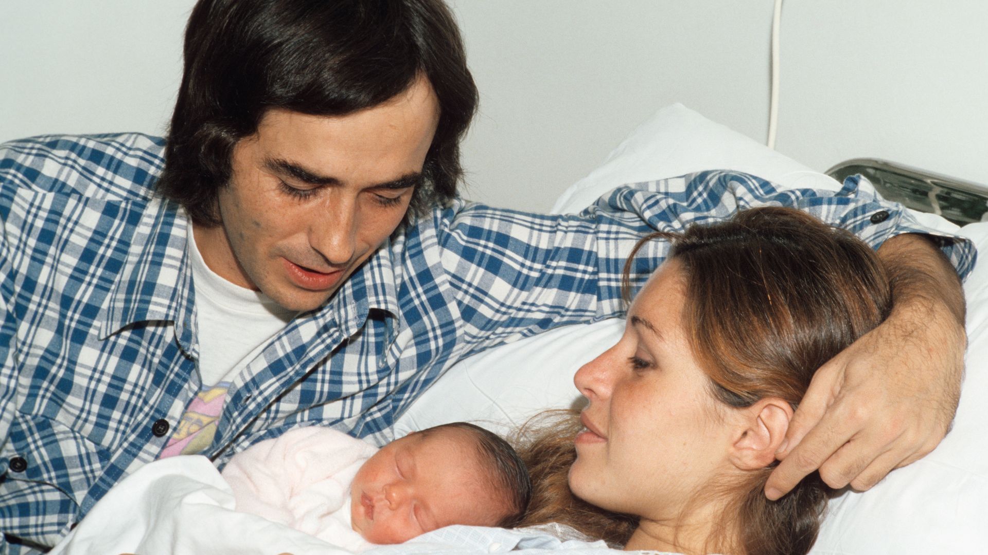 Serrat y Candela en el nacimiento de María