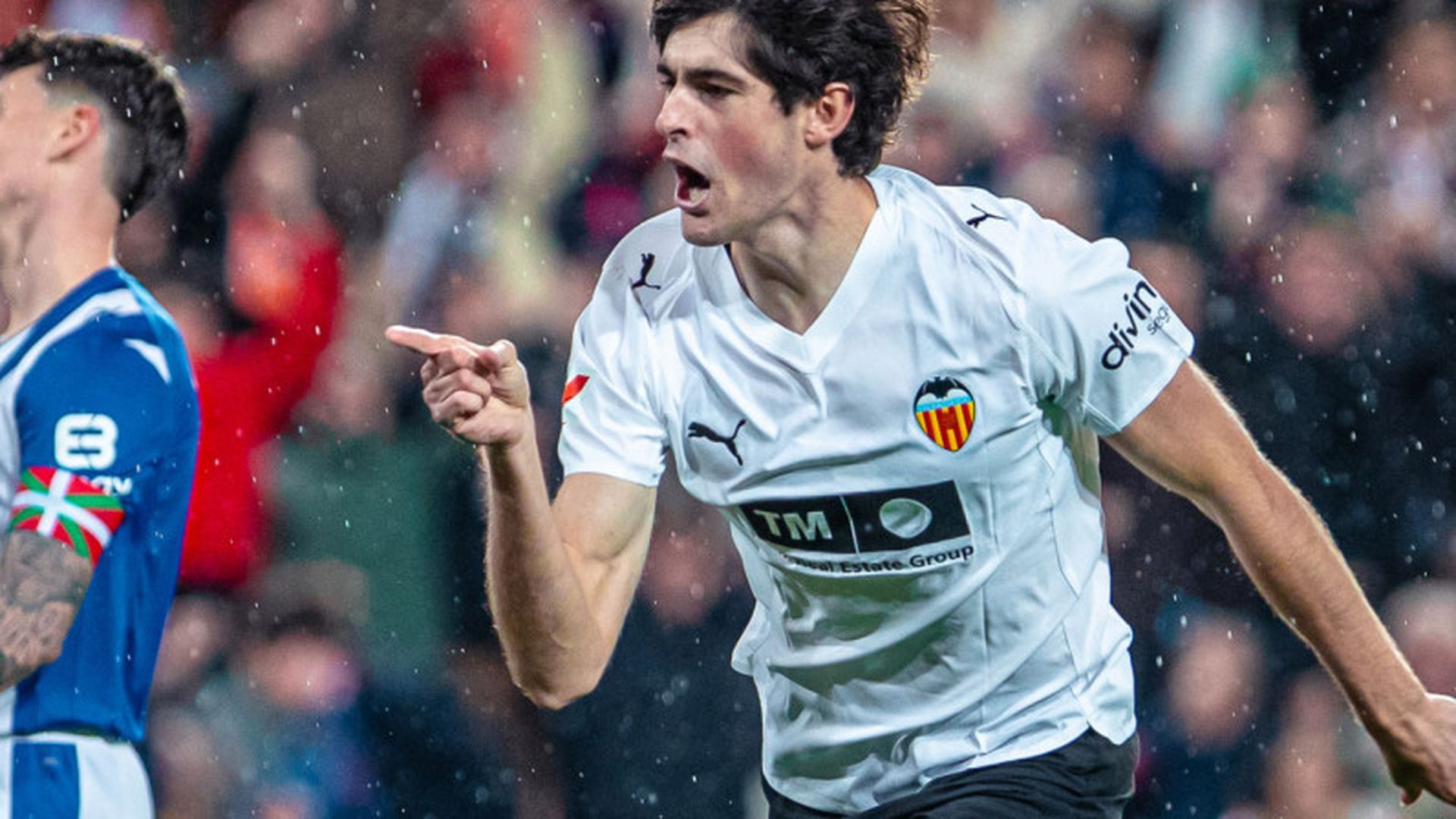 Javi Guerra celebra el 1-1 en Mestalla Javi Guerra celebra el 1-1 en Mestalla