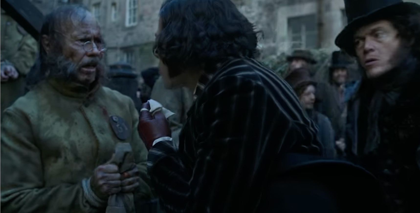 Santiago Segura, junto a Oscar Isaac en 'Frankenstein'