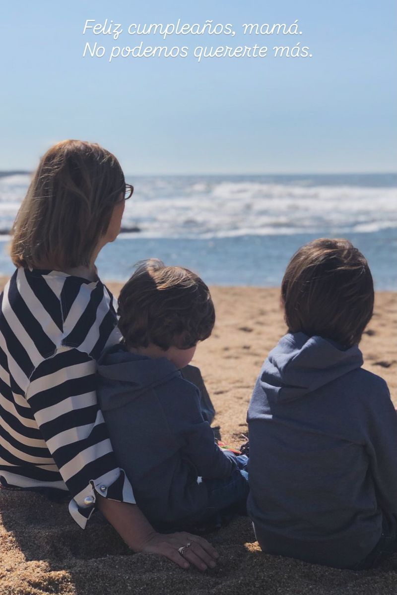 Sara Carbonero y sus hijos, Martín y Lucas, felicitan el cumpleaños a su madre y abuela, Goyi Arévalo
