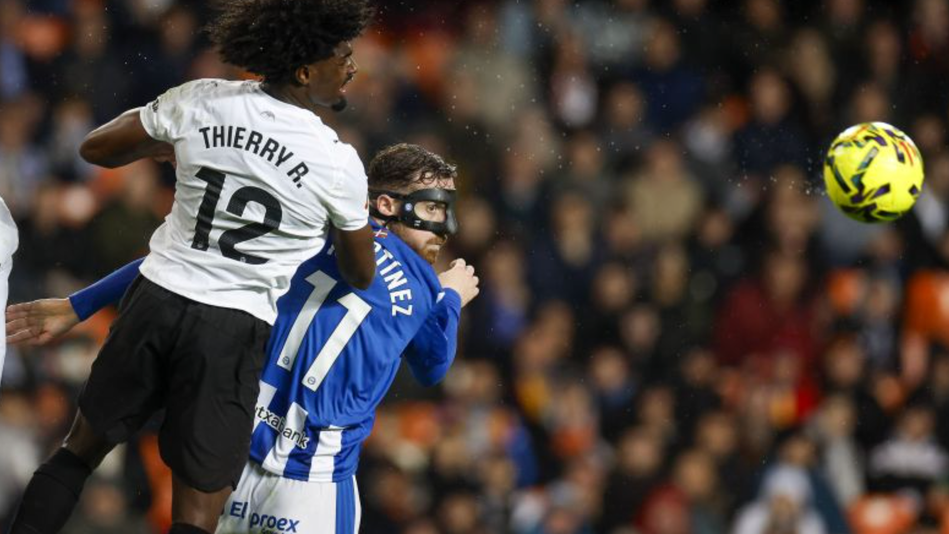 Thierry en Mestalla ante el Alavés