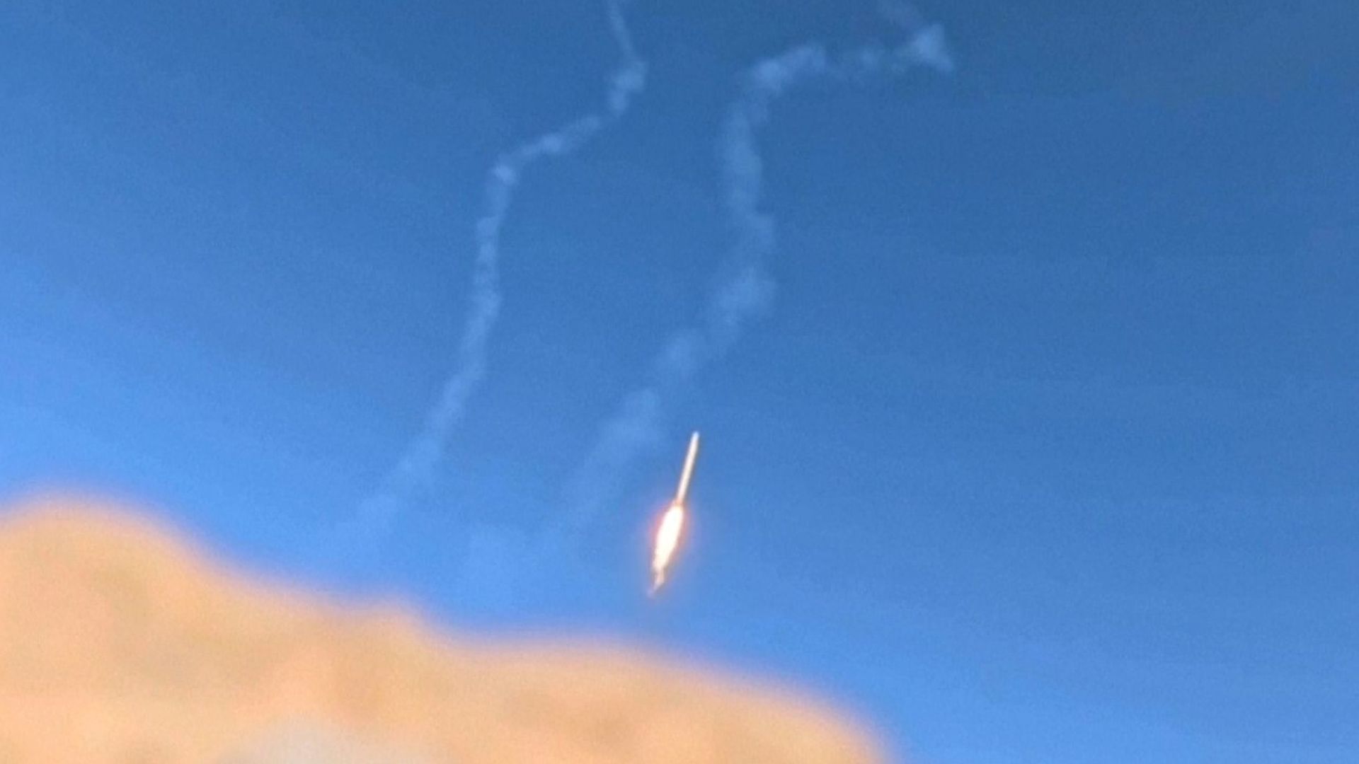 Un misil estadounidense sobre el cielo de Irán.