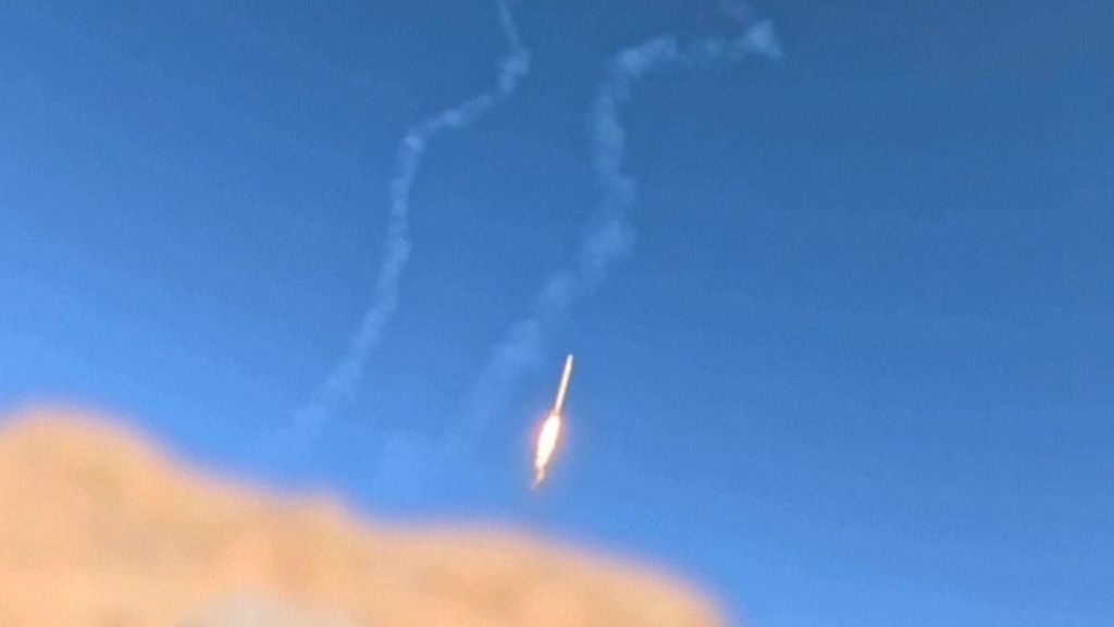 Quién lanzó el misil sobre la escuela de niña en Irán:  Trump lo niega, aunque las pruebas  señalan a un error de EEUU