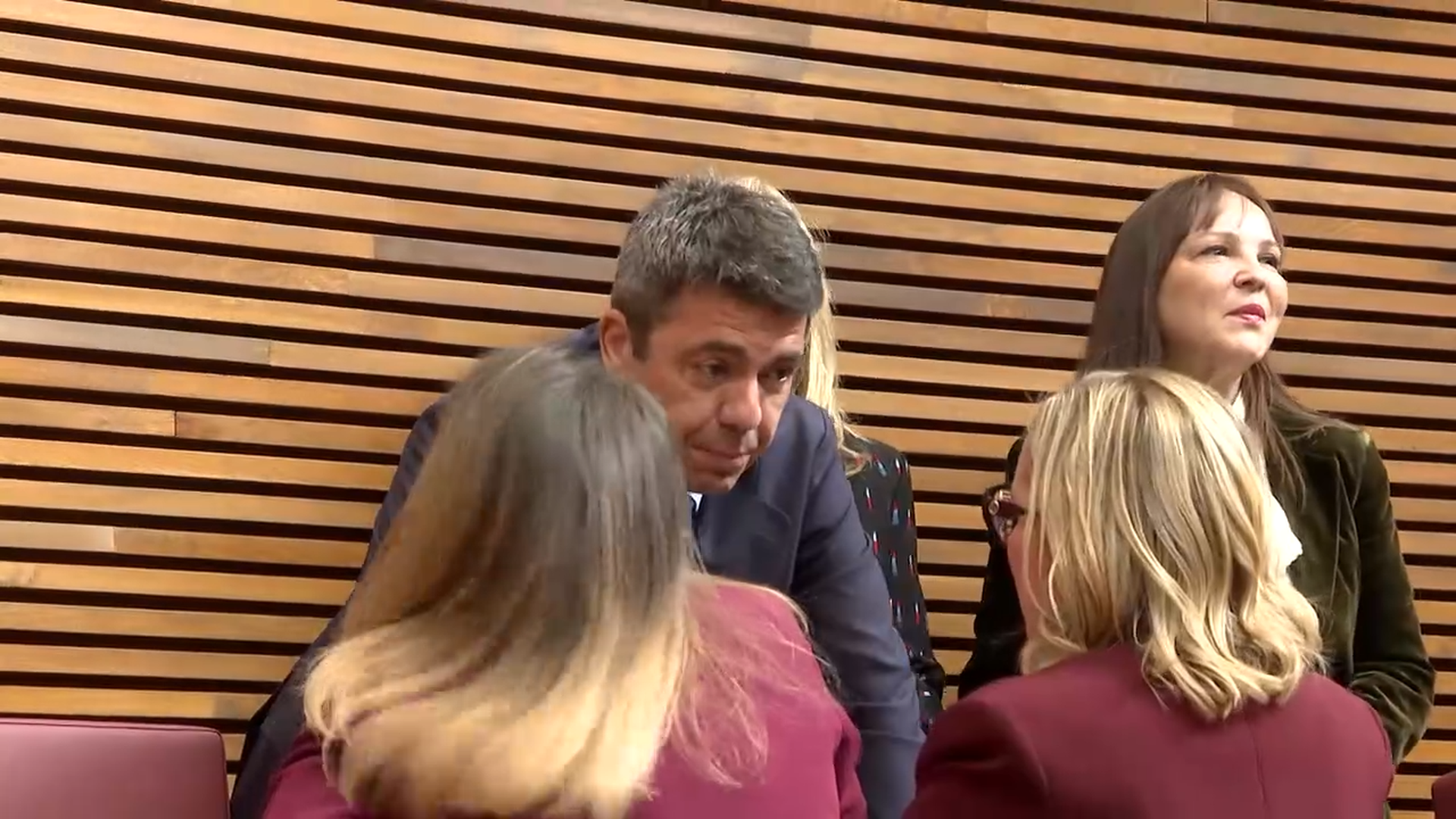 videoframe_21004 videoframe_21004