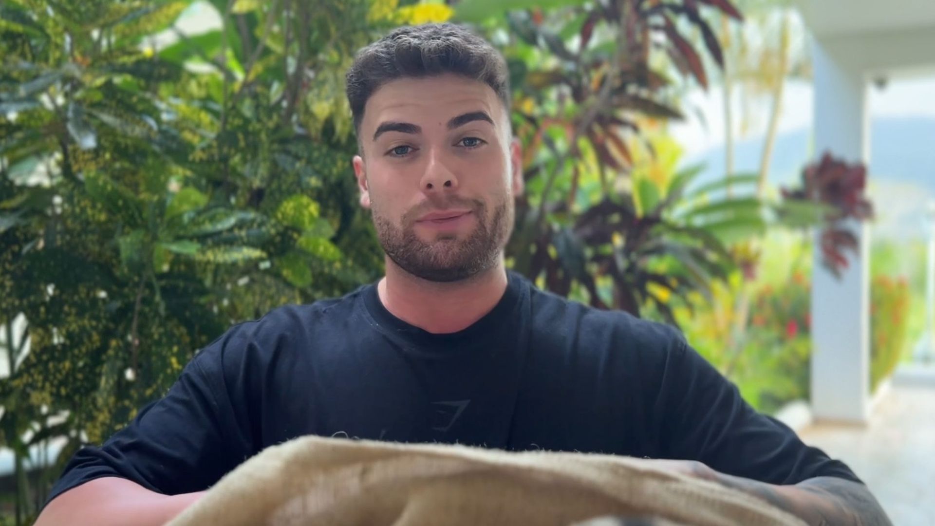 Darío enseña lo que guarda en el saco de 'Supervivientes 2026'