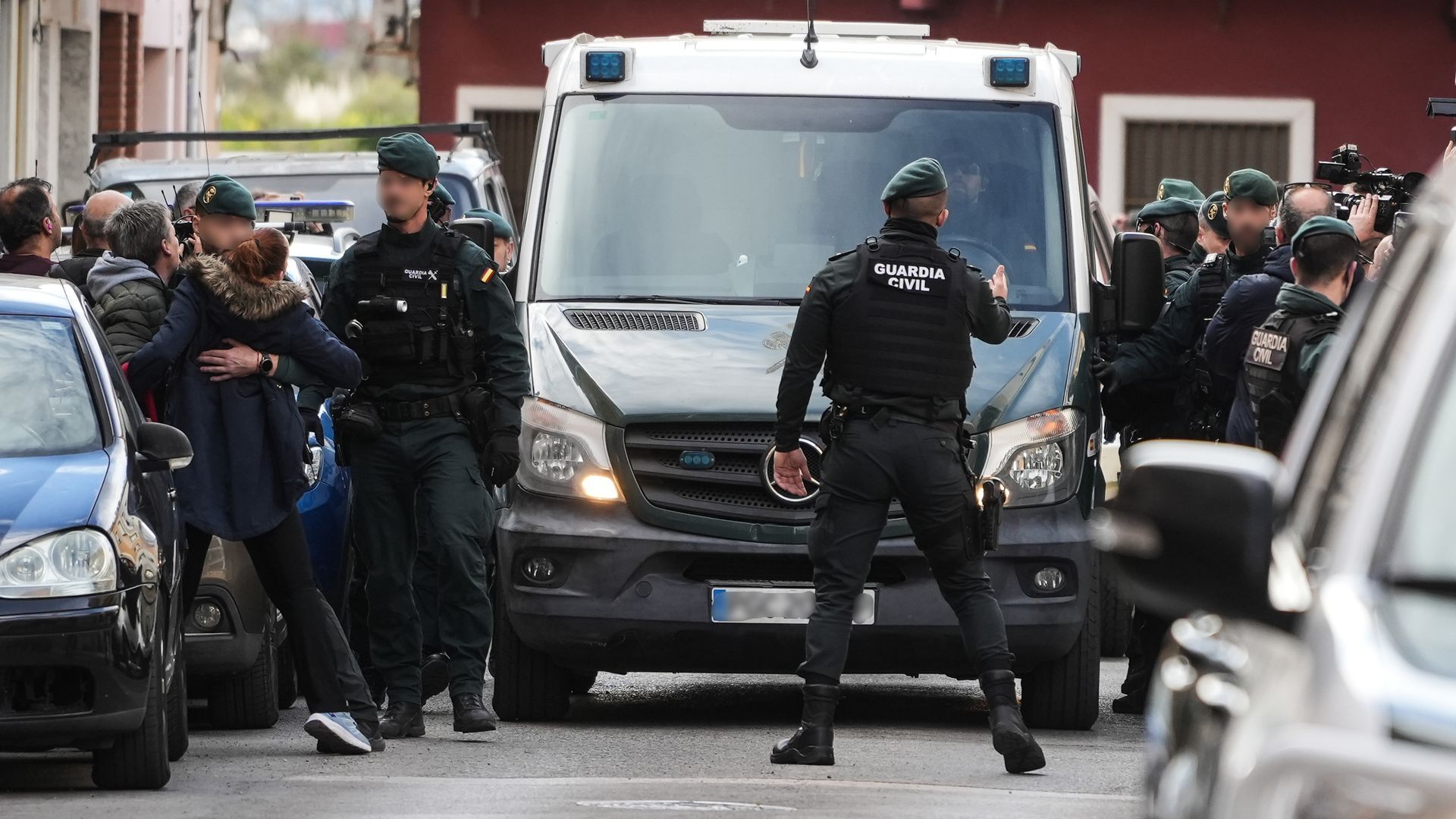 El hijo del asesino de Álex en Sueca cuenta que vio a su padre acuchillando a su amigo en el corazón y que trató de sujetarlo, pero tuvo "miedo"