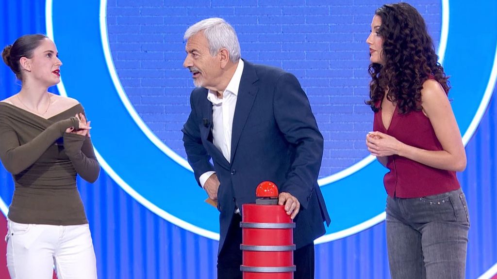 Carlos Sobera reacciona sorprendido a la decisión de Alejandra: ''¡Madre mía, qué lío tenemos!''