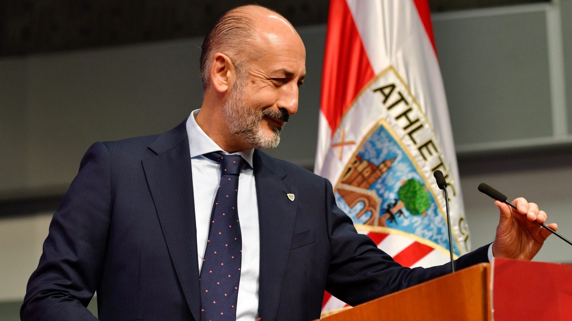 Aitor Elizegi en una asamblea del Athletic Club