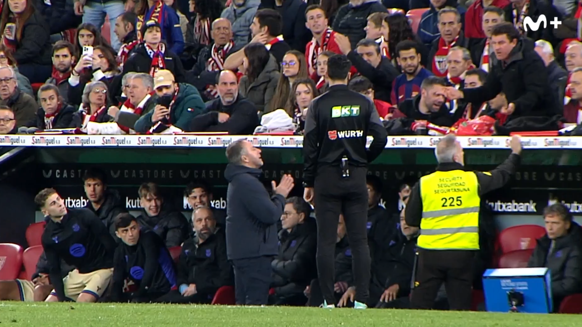 Hansi Flick se dirige a San Mamés