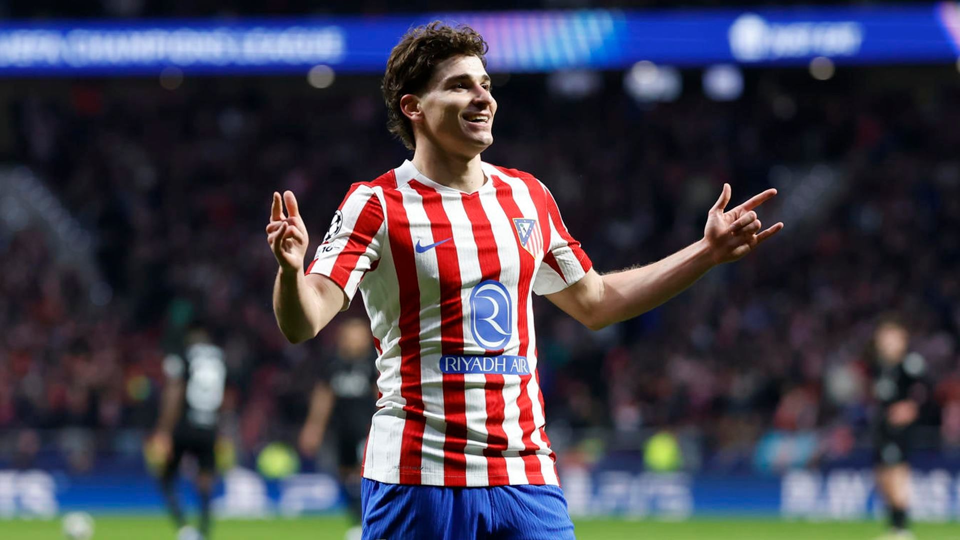 Julián Álvarez celebrando ante el Tottenham