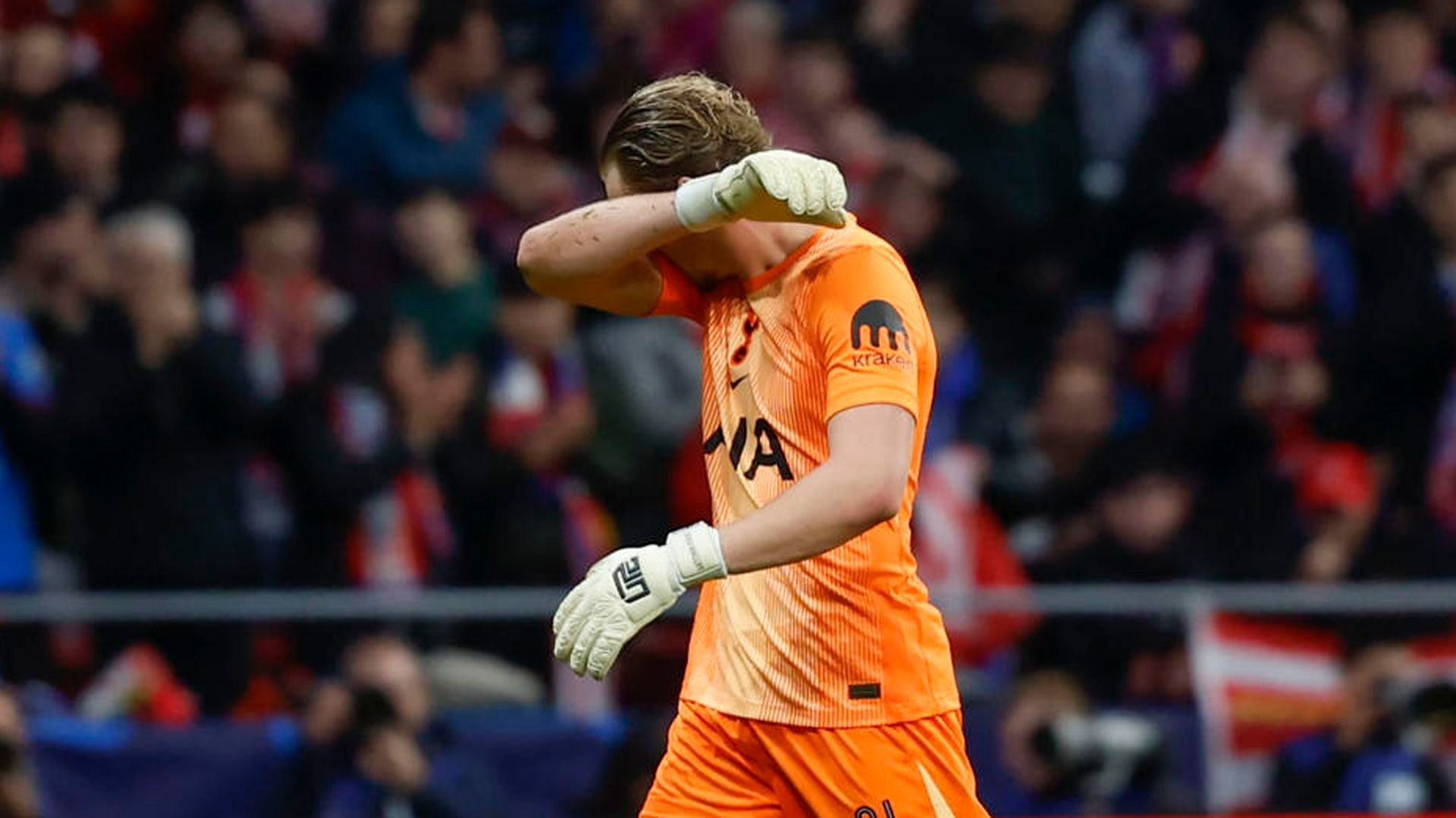 Kinsky, portero del Tottenham