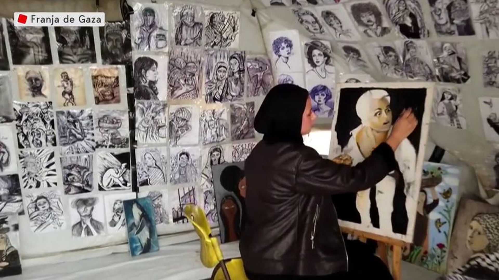 La galería de arte de Marahd, de 18 años, en un campo de refugiados de Gaza