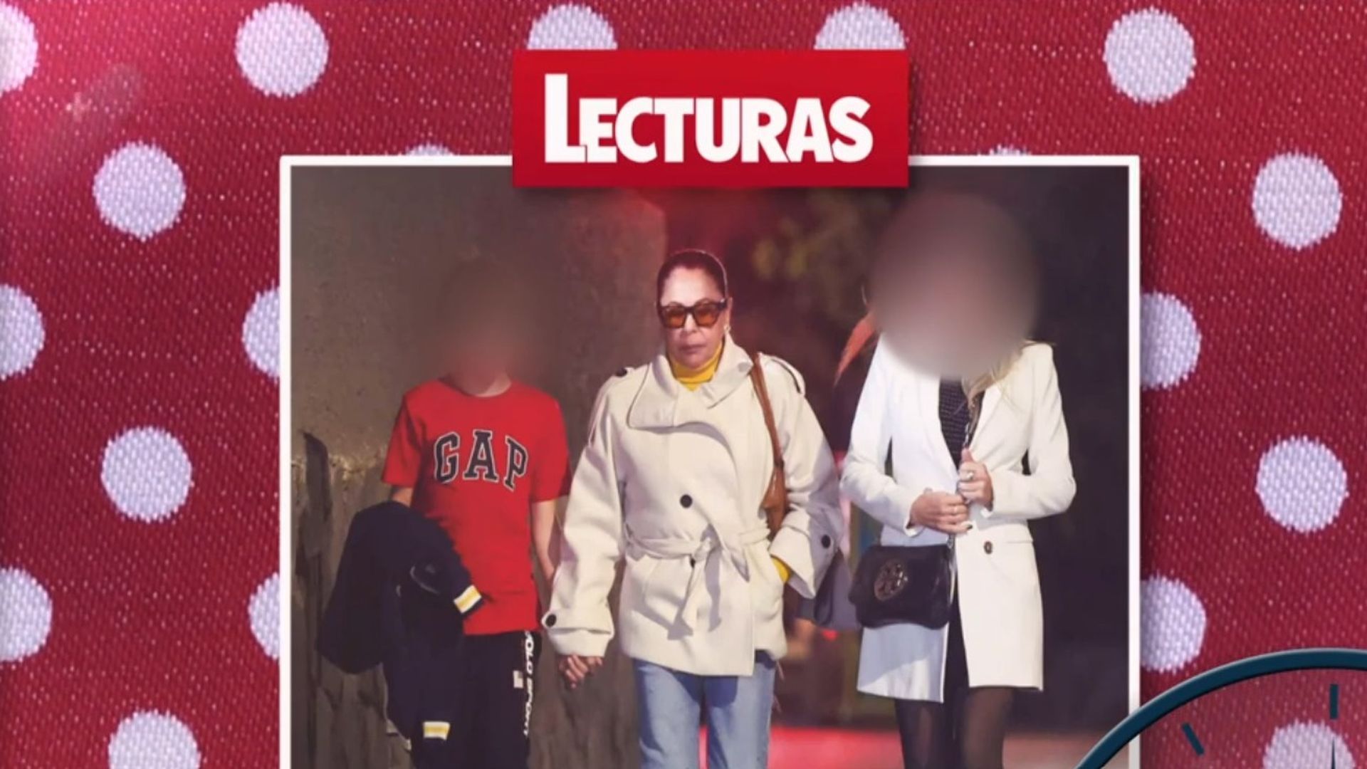 Las primeras imágenes de Isabel Pantoja tras reconciliarse con su hijo Kiko Rivera: "Nunca le hemos visto así con ninguno de sus nietos"