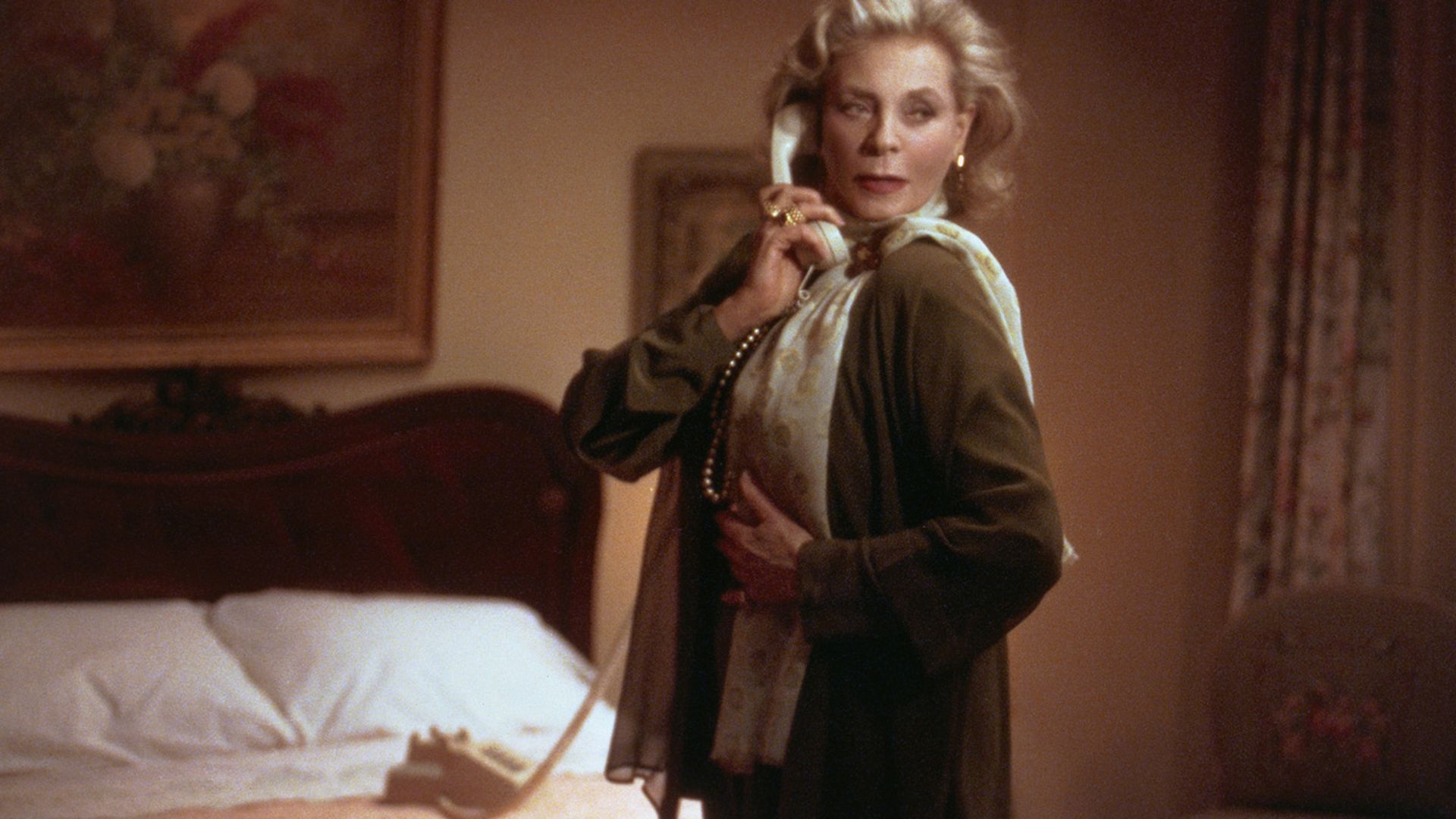 Lauren Bacall en 'El espejo tiene dos caras'