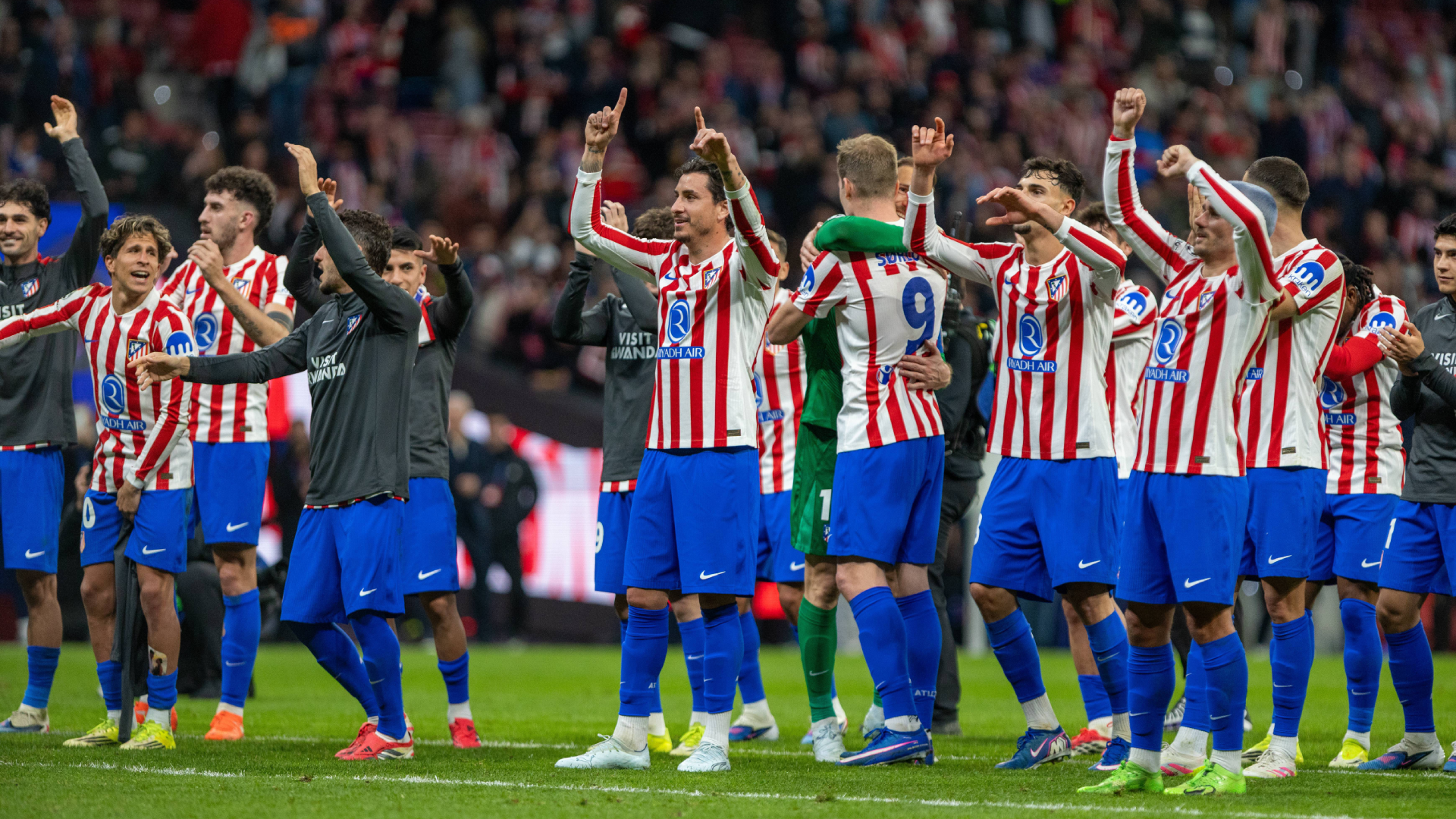 Los jugadores del Atlético de Madrid celebran el triunfo ante el Brujas