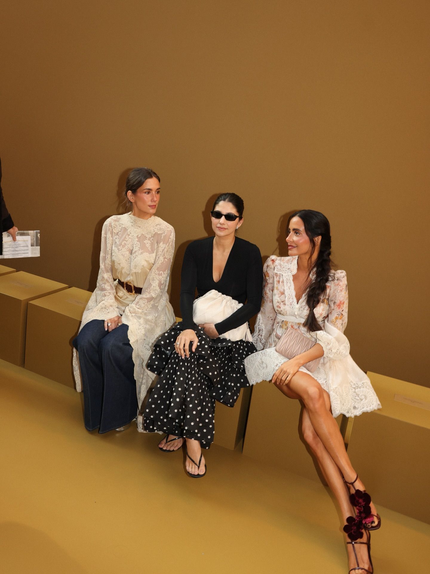 María Pombo, María García de Jaime y María Frubies, en el desfile de Zimmermann