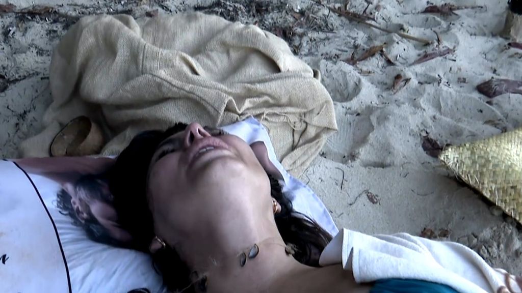 Marisa Jara tiene que ser evacuada de la playa en 'Supervivientes 2026'