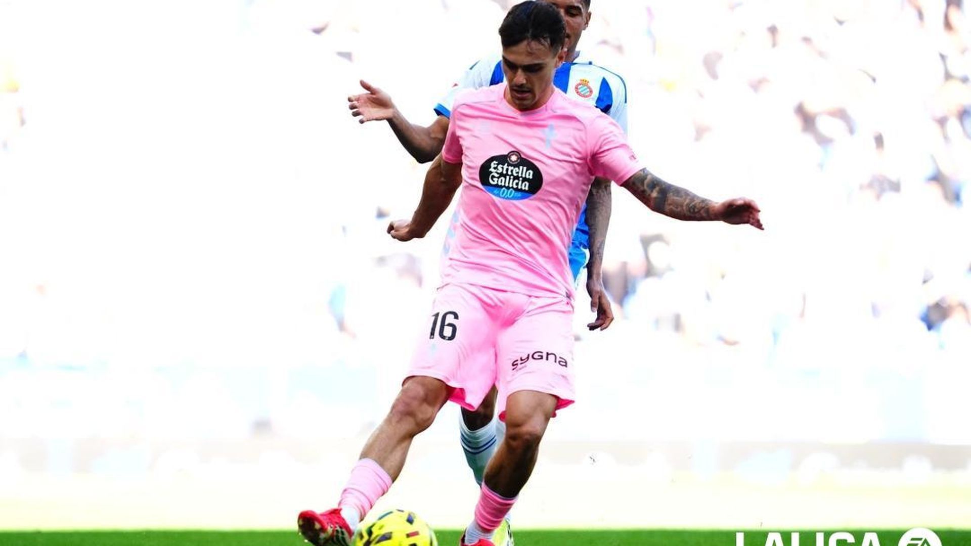 Miguel Román, en un partido del Celta