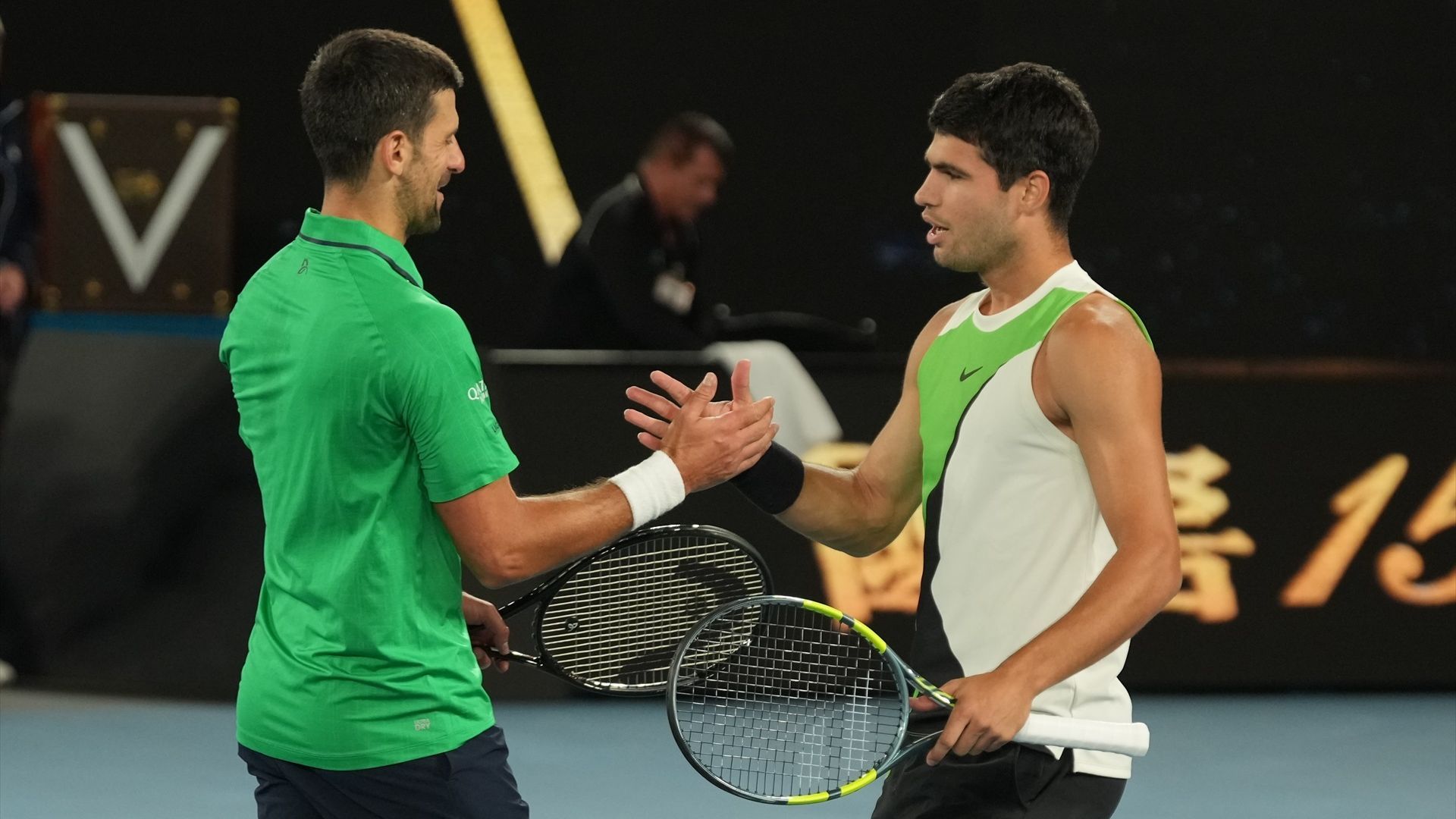 Novak Djokovic y Carlos Alcaraz antes de un partido