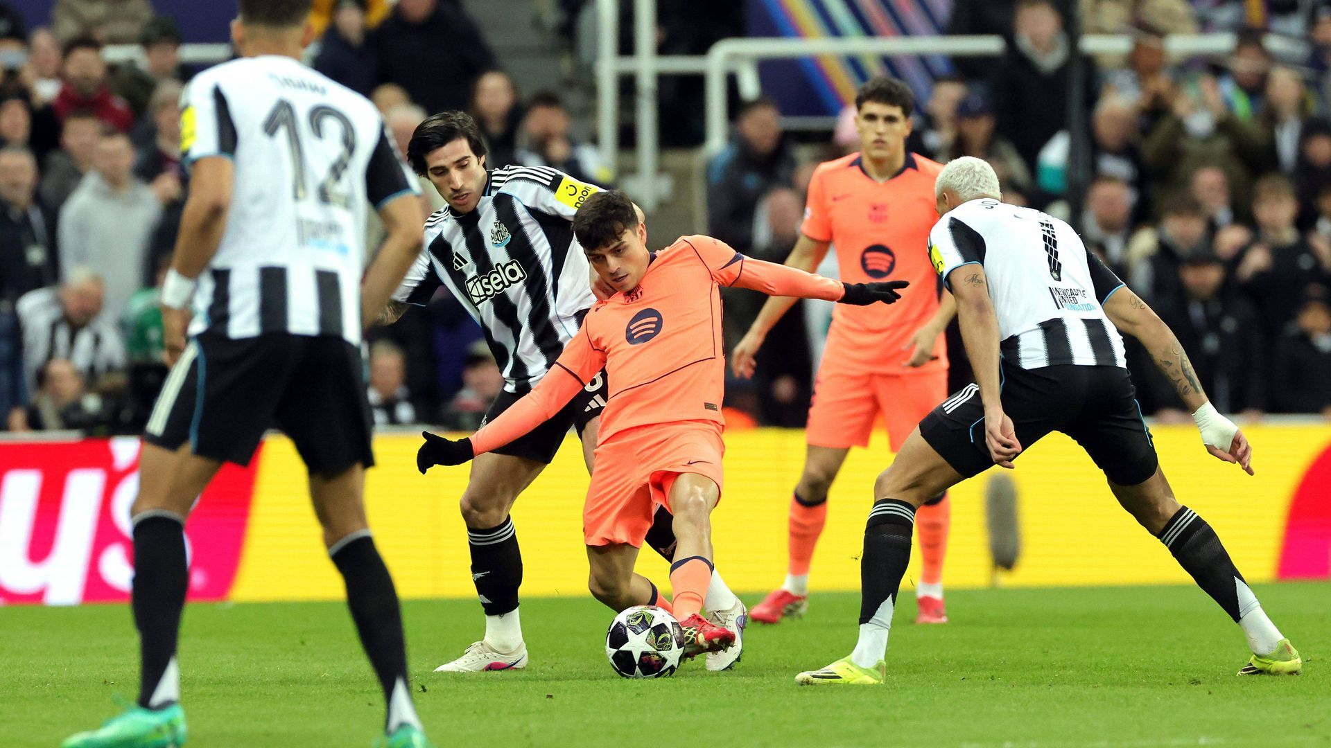 Pedri, en el Newcastle-Barcelona