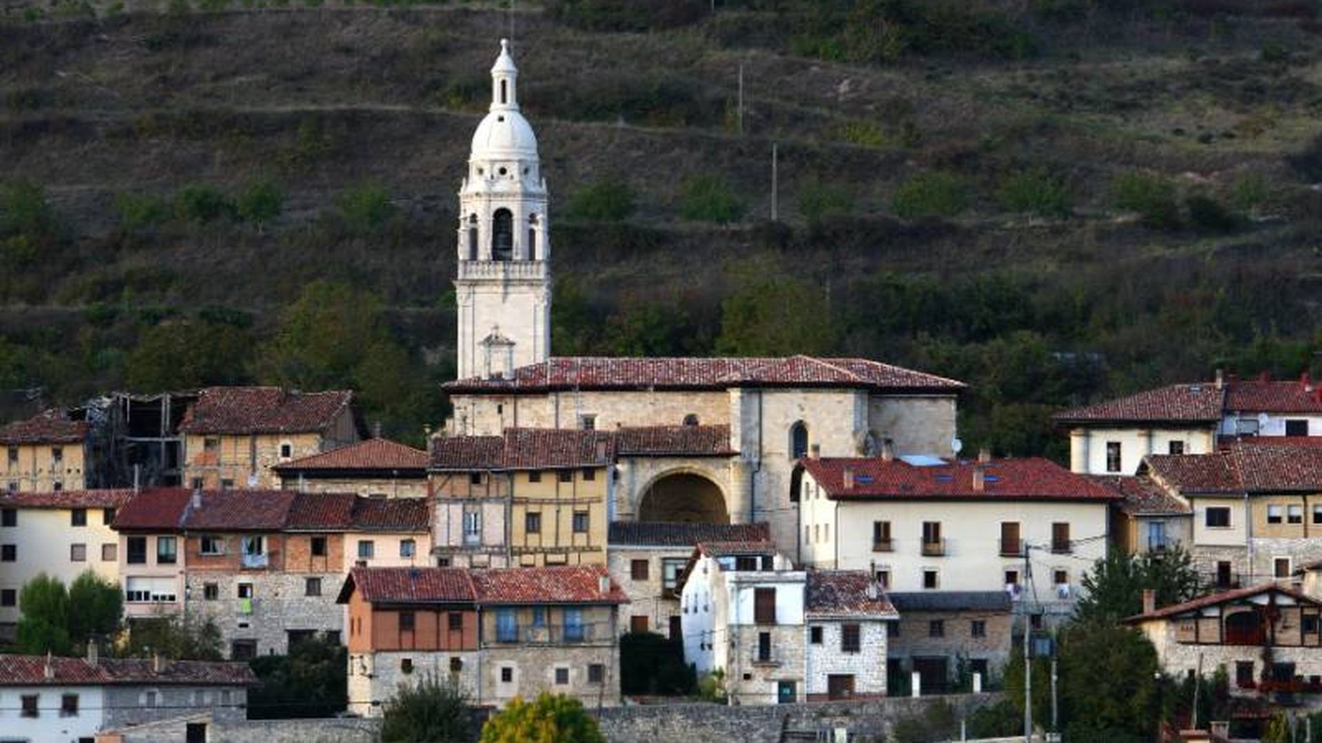 Treviño es la cabecera de la comarca integrada por 48 pueblos Treviño es la cabecera de la comarca integrada por 48 pueblos