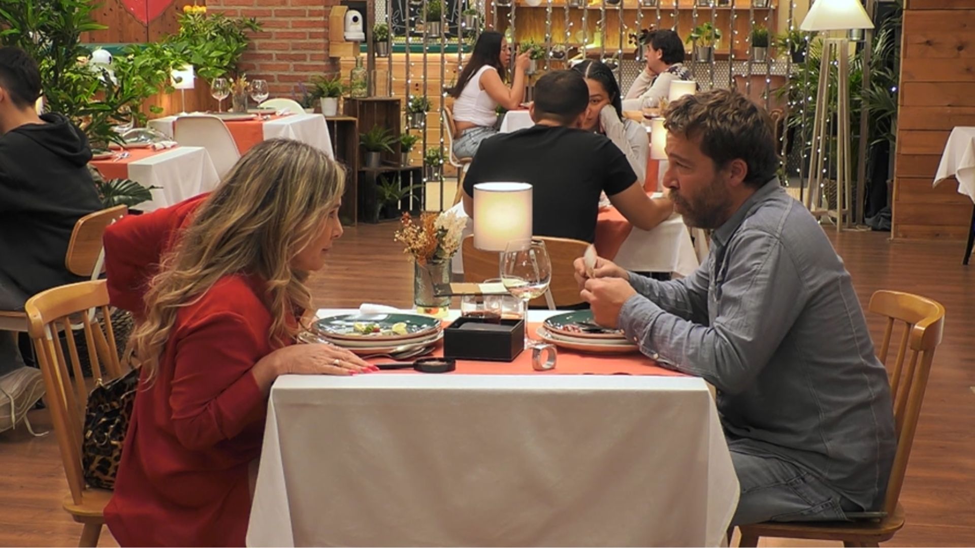 Un soltero, tras sentirse obligado por su cita a pagar la cena: "Macho proveedor ni lo soy, ni lo seré"