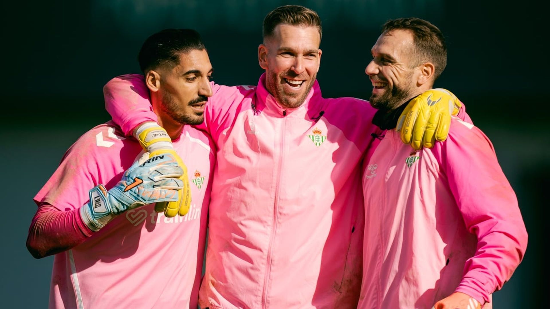 Valles, Adrián y Pau López, en un entrenamiento