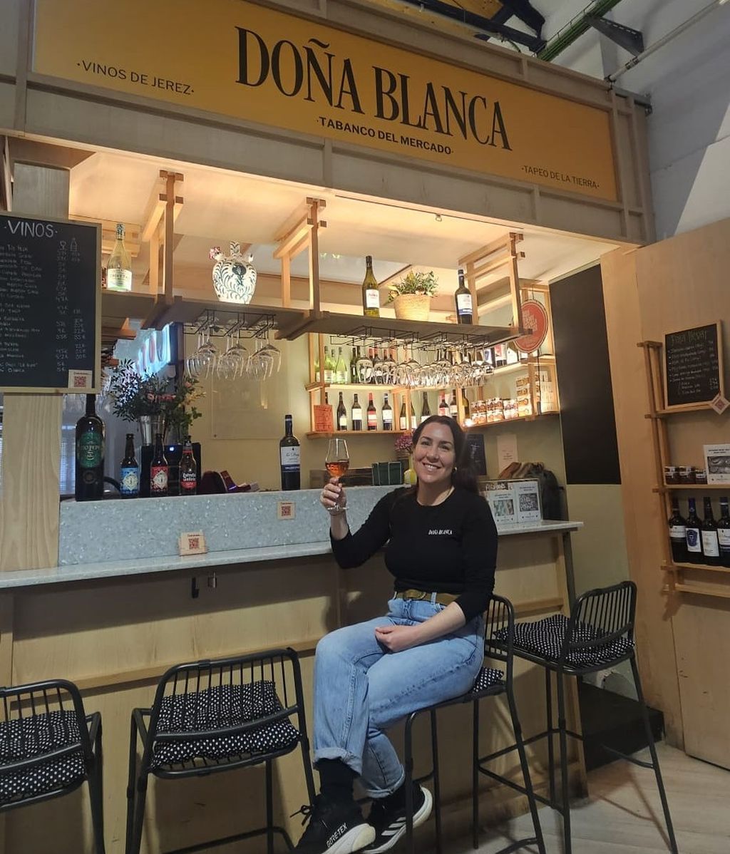 Ya estás tardando en pasar por el Mercado de Vallehermoso a tomar un vino 