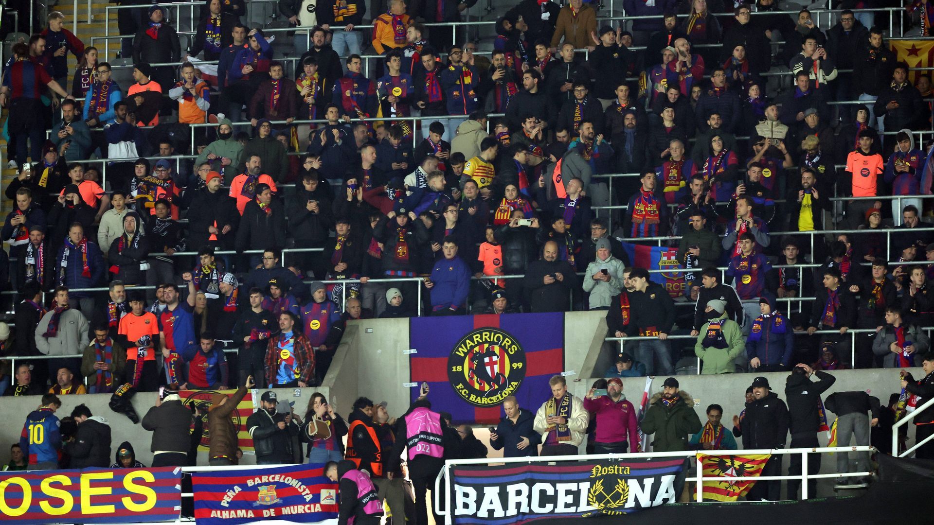 Aficionados del Barcelona, en el estadio del Newcastle United