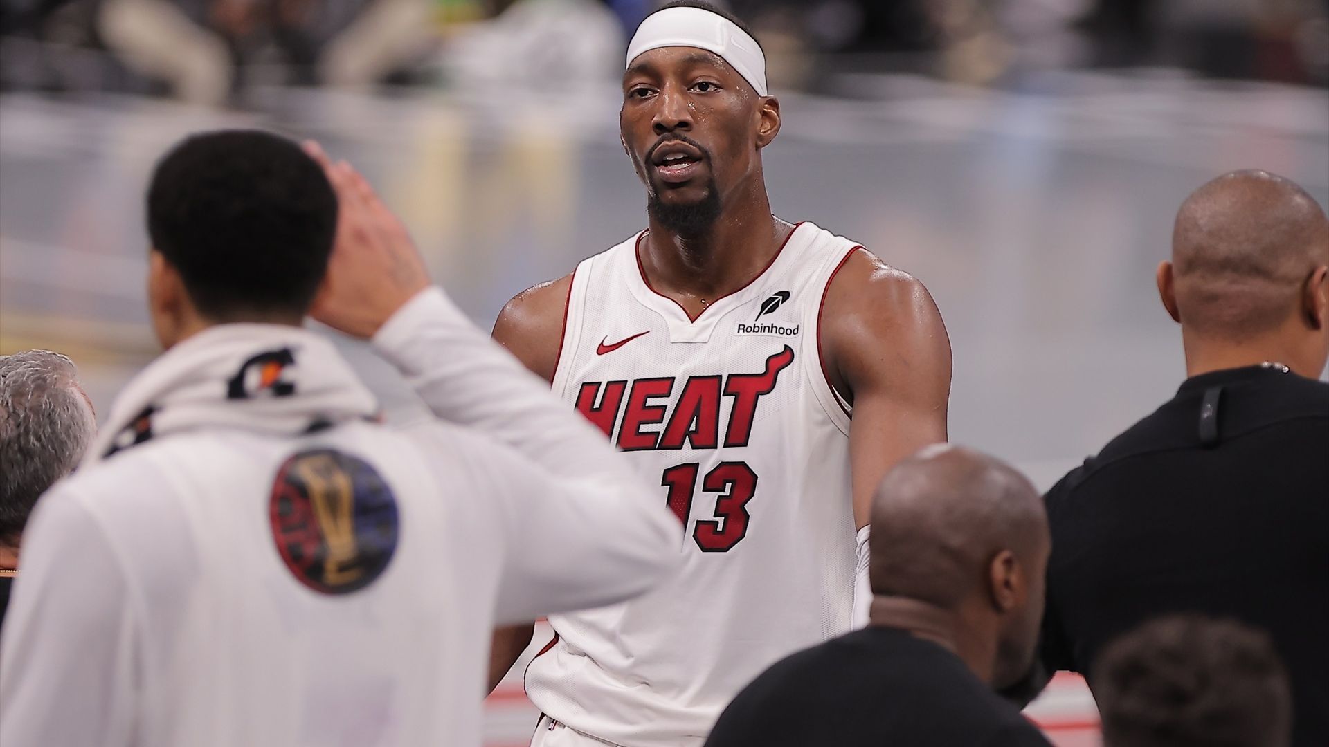 Bam Adebayo durante un partido de los Miami Heat