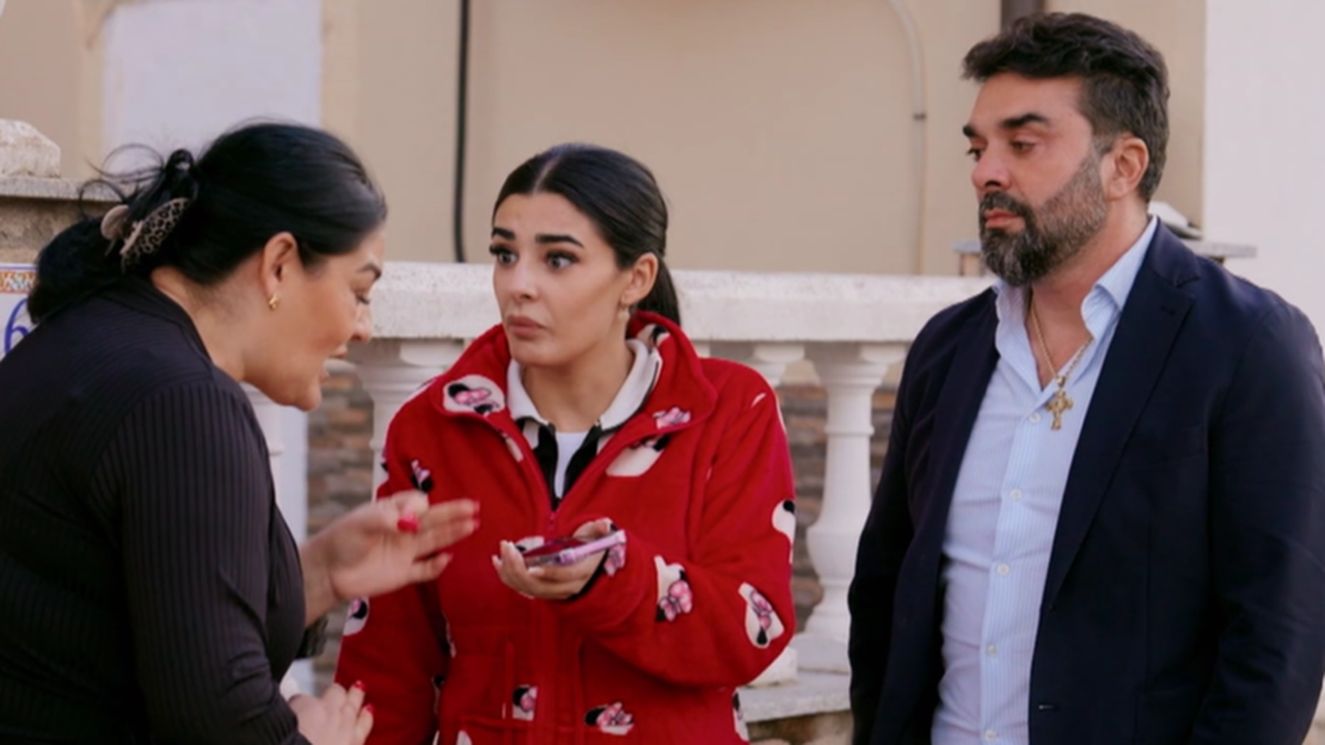 Marisol envía un tenso audio a Graciela para que aparezca para el inesperado parto de Rebeca: “No quiere parir sin ti”