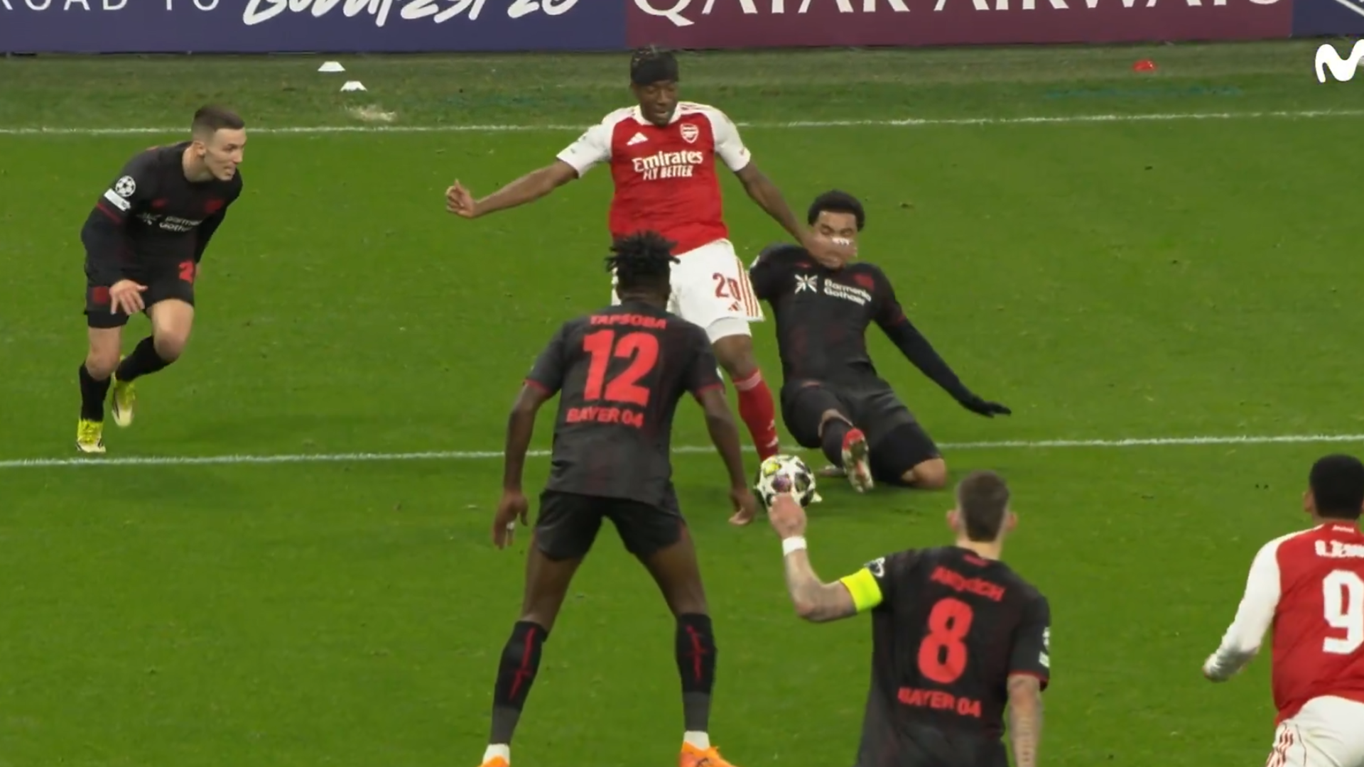 El polémico penalti de Tillman sobre Madueke