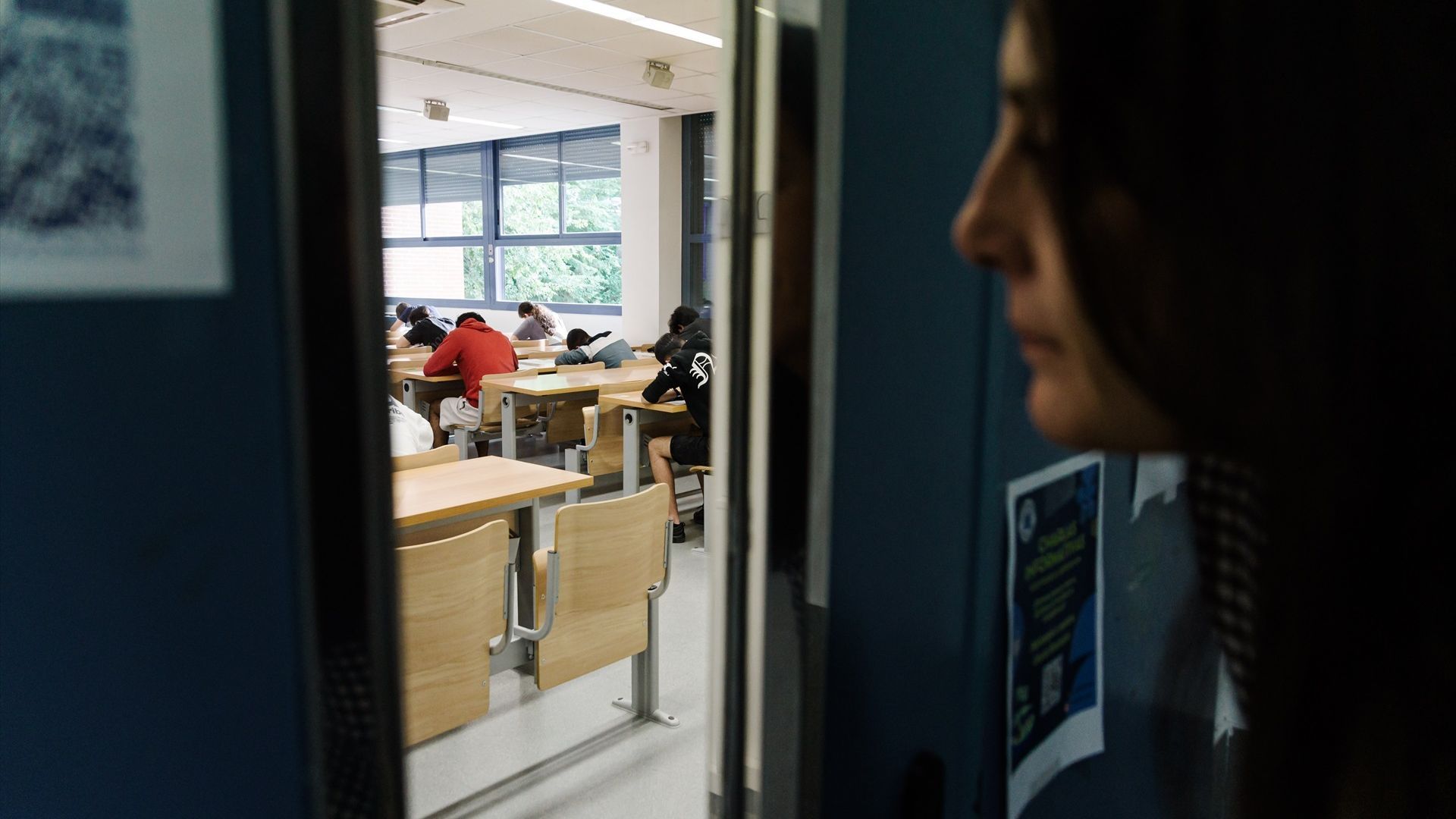 EuropaPress_6770795_alumnos_primer_examen_pau_2025_aula_facultad_quimicas_primera_jornada