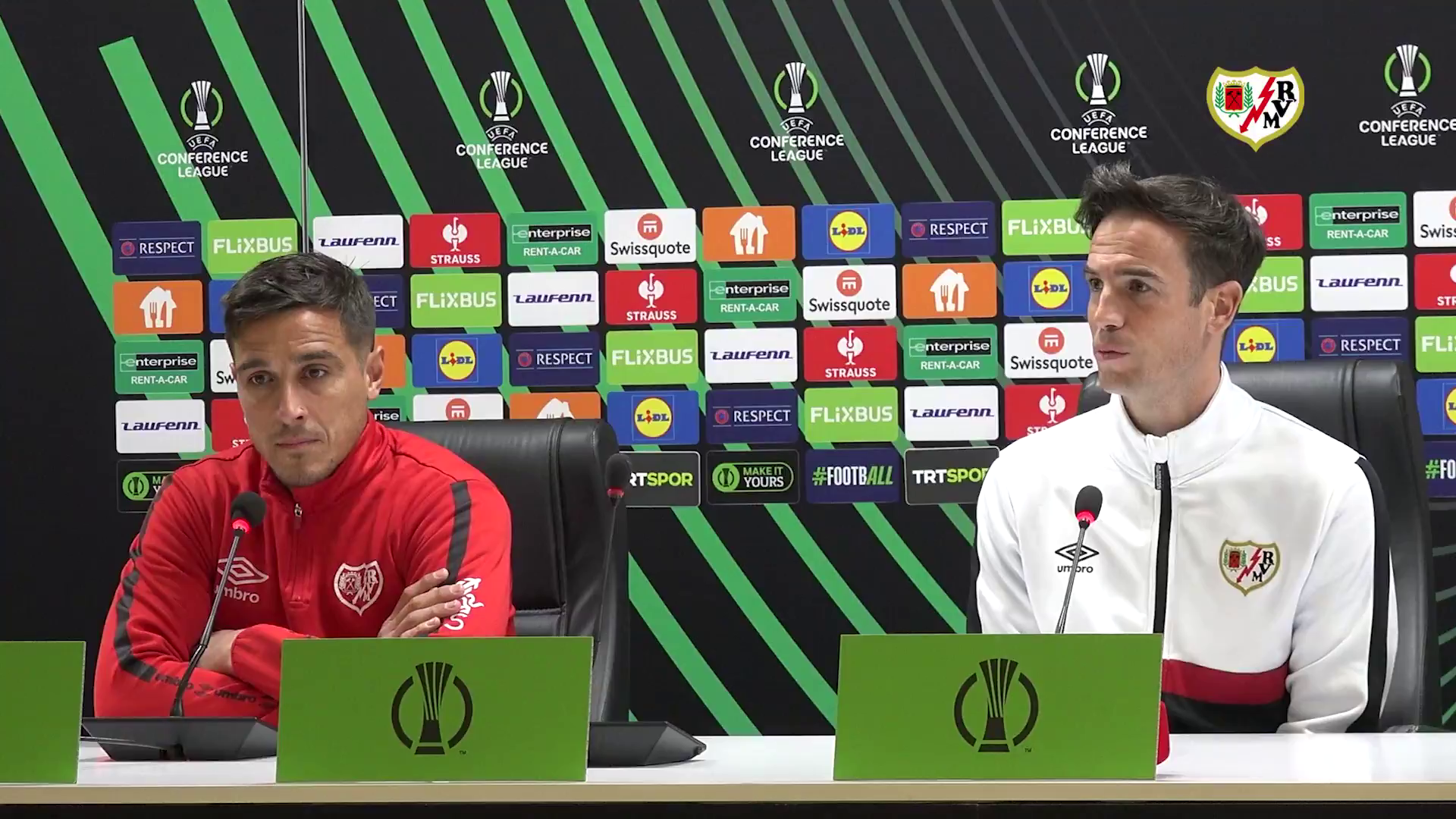 Óscar Trejo en rueda de prensa