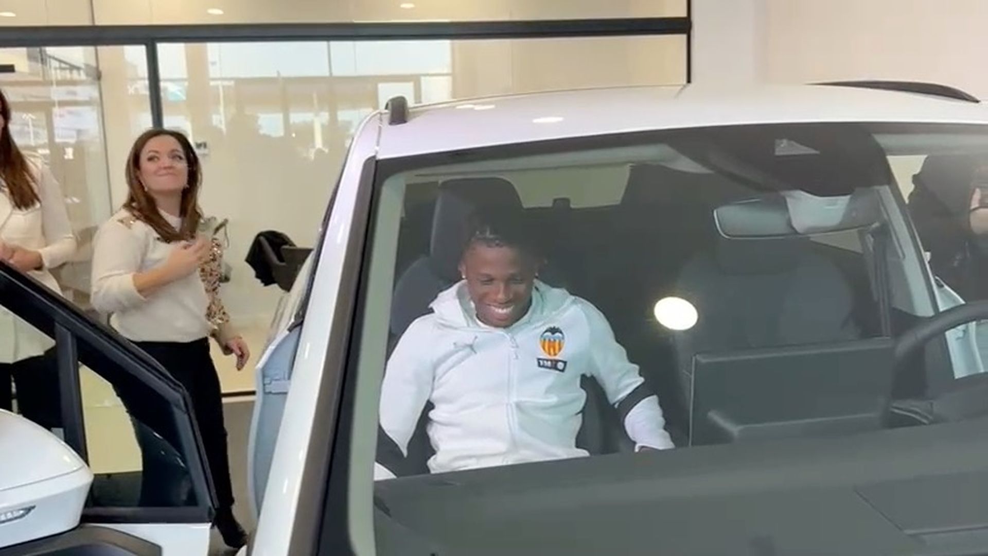 Ramazani prueba su nuevo coche