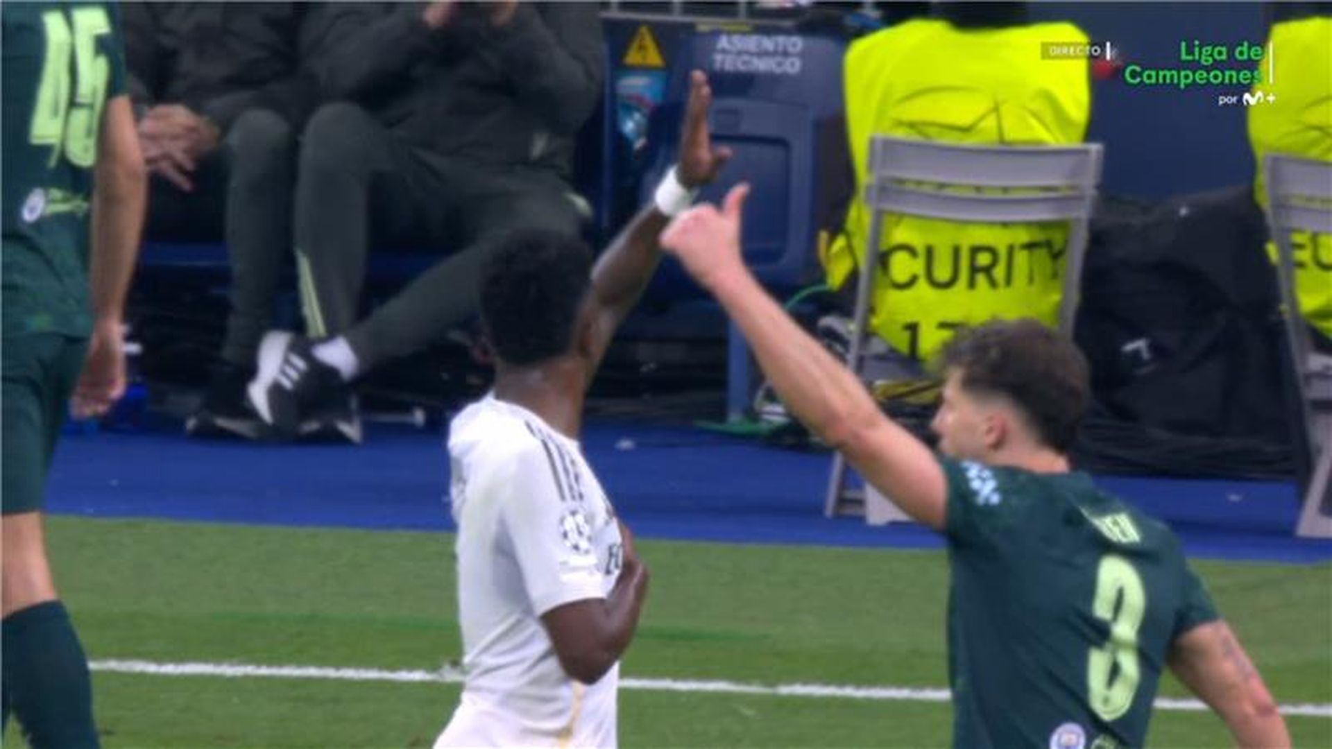 Vinicius pide perdón al Bernabéu