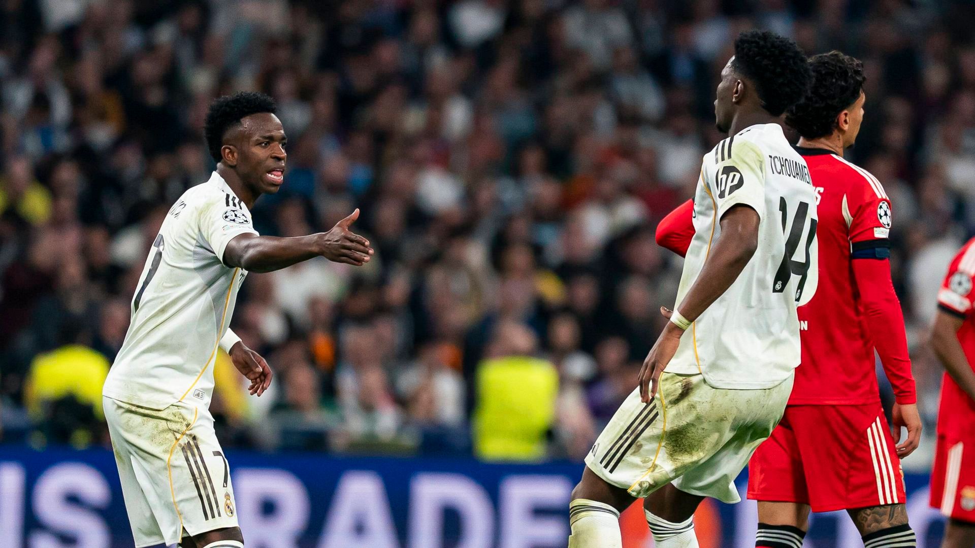 Vinicius y Tchouaméni en un partido con el Real Madrid