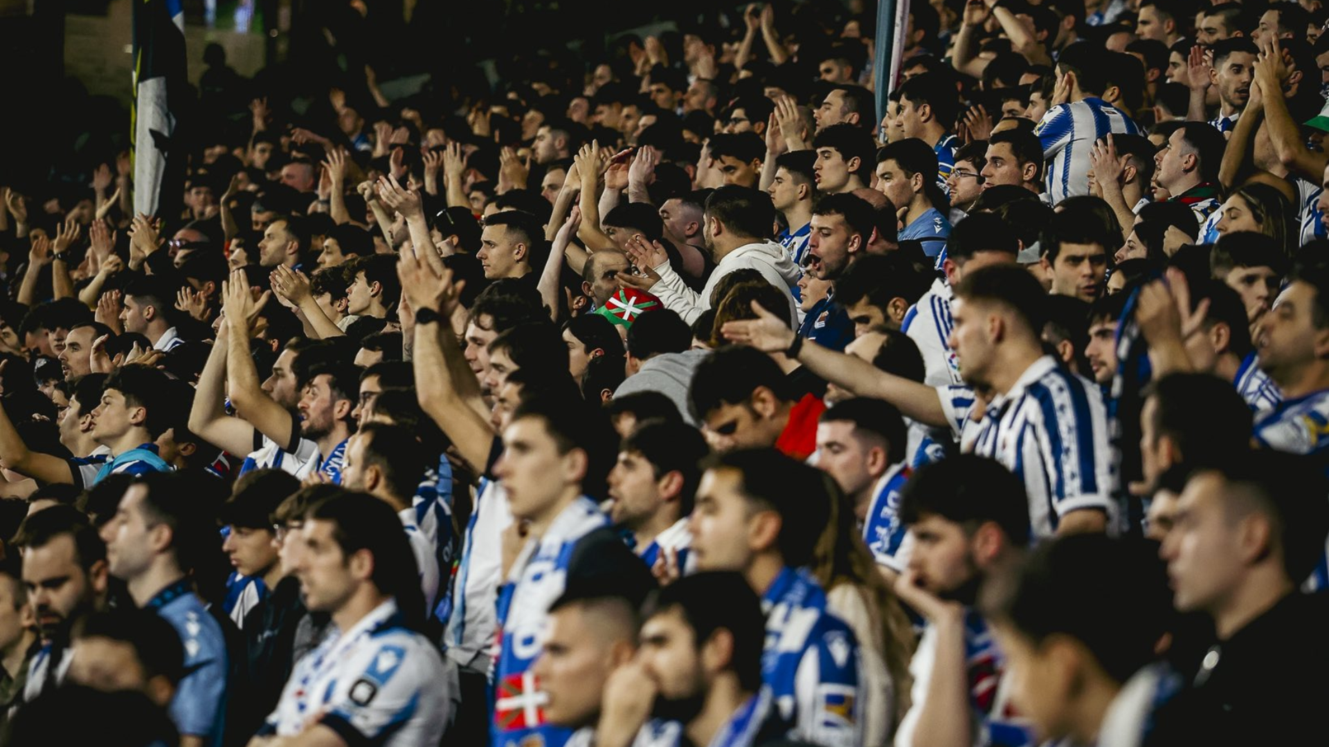 Aficionados de la Real Sociedad, durante un partido en Anoeta