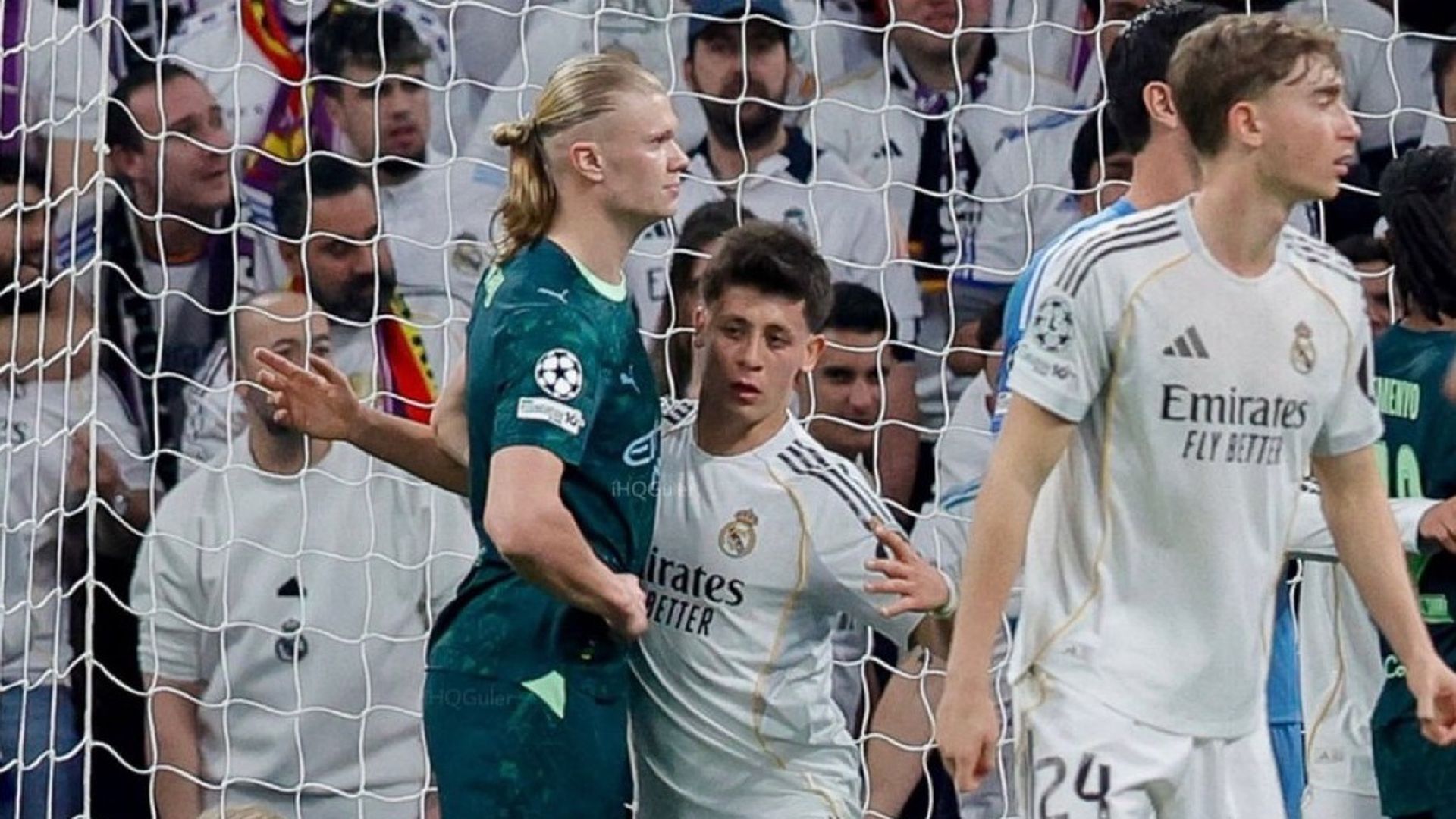 Arda Güler defendiendo a Haaland en el Bernabéu