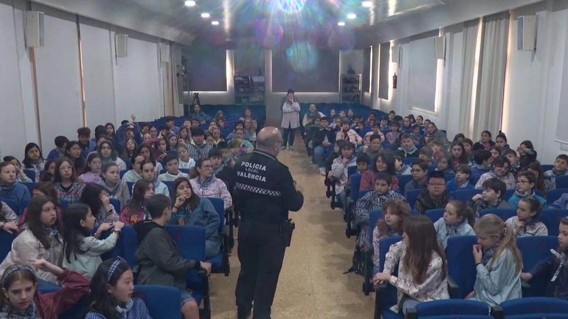 Clases para lanzar petardos a los más pequeños en Valencia