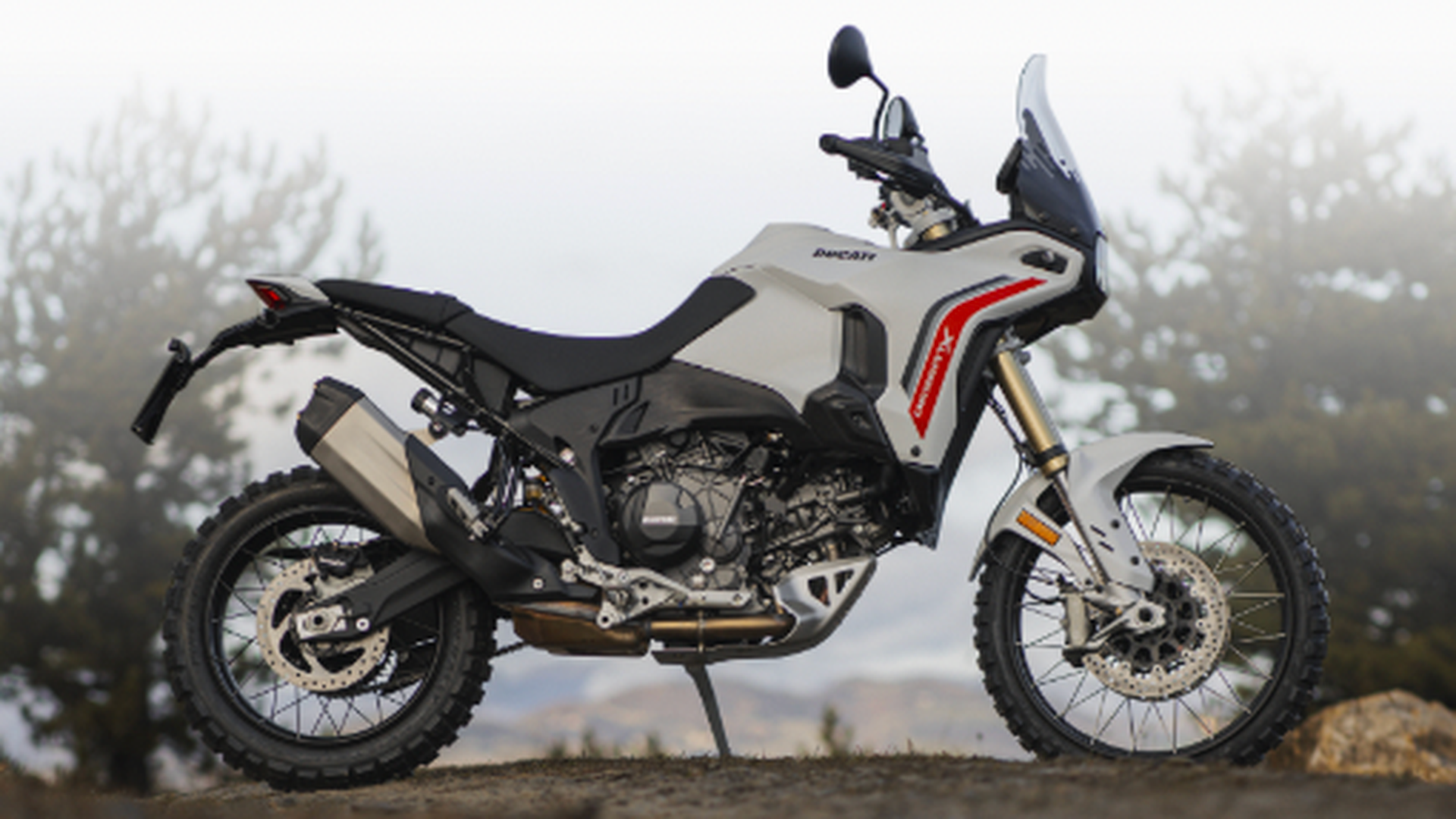Ducati Desert X V2 2026