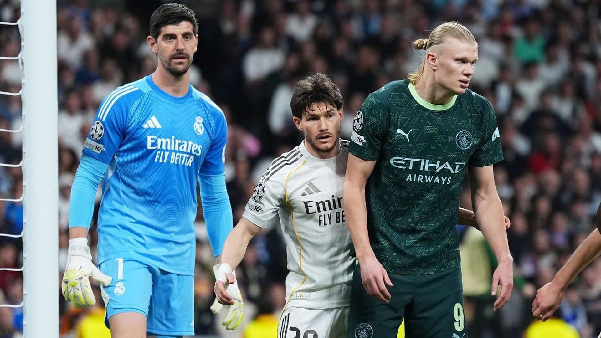 Fran García, defendiendo a Erling Haaland en el Bernabéu