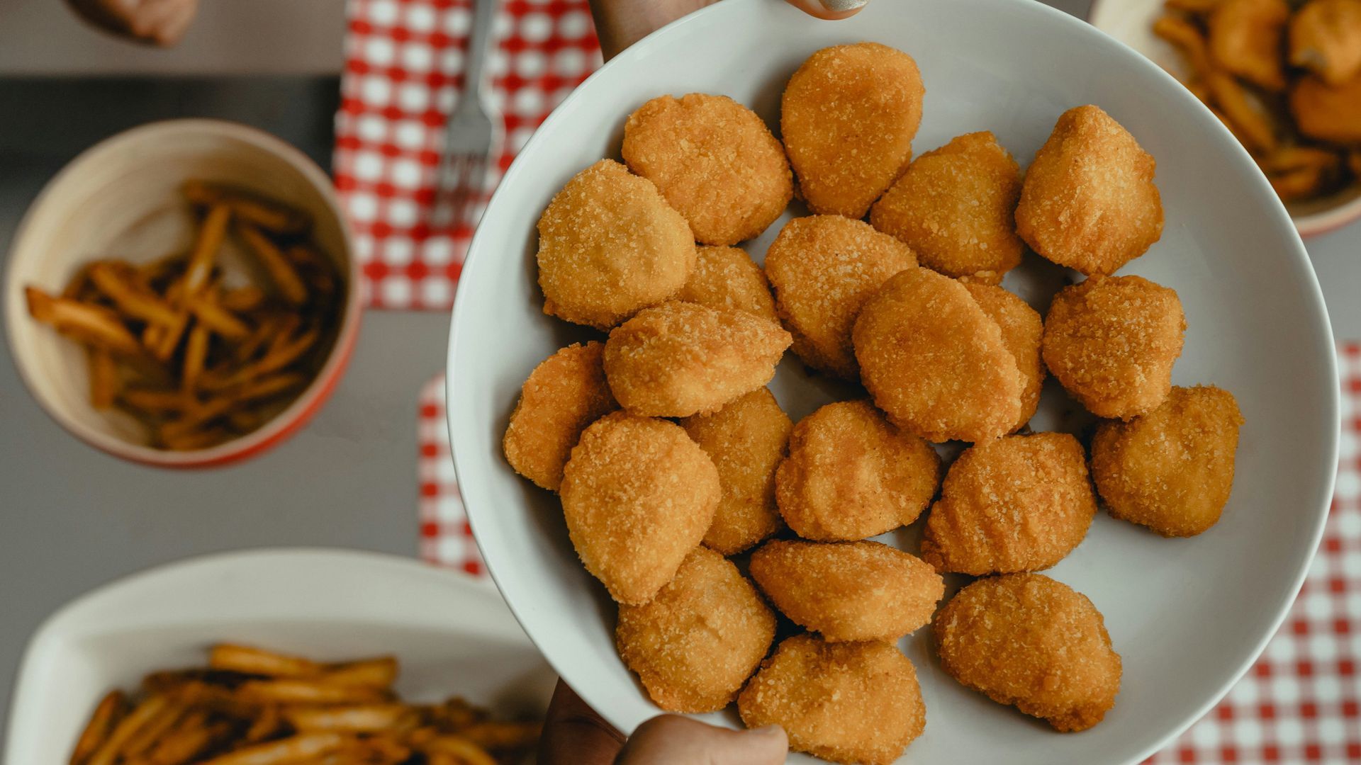 Los nuggets de pollo son un plato muy del gusto de los más pequeños de la casa.