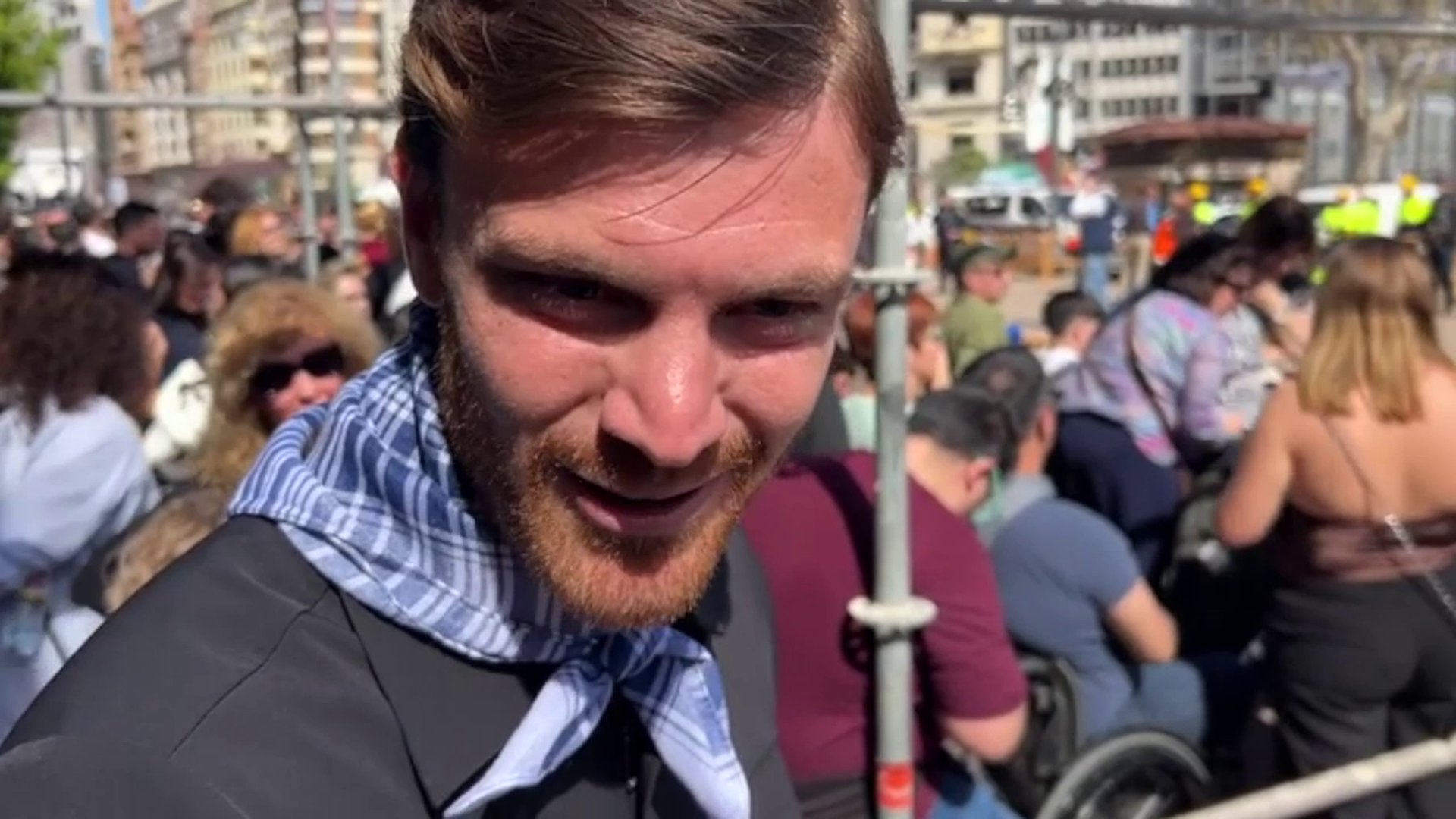 Lucas Beltrán alucina con la Mascletá: "Ahora a recuperarnos de la rodilla....y del oído"