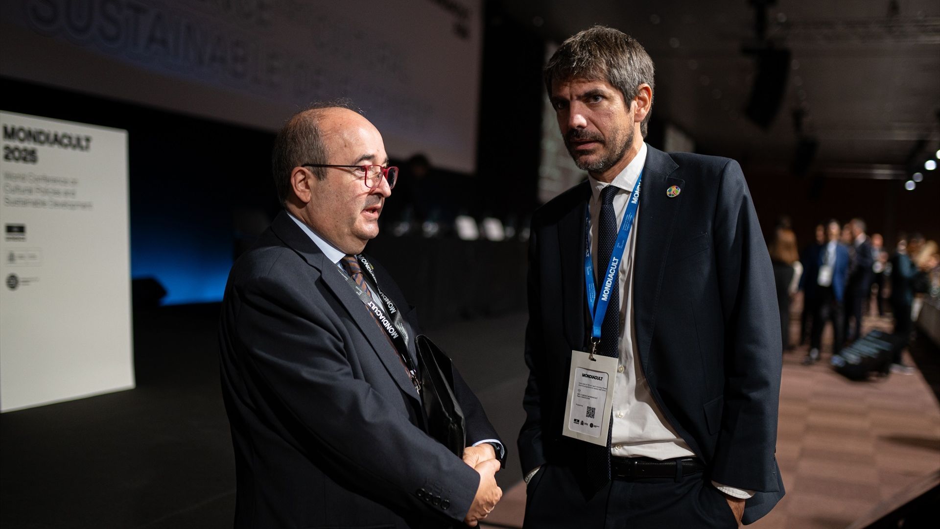 Miquel Iceta, durante su etapa como embajador ante la UNESCO, junto a Ernest Urtasen, actual ministro de Cultura