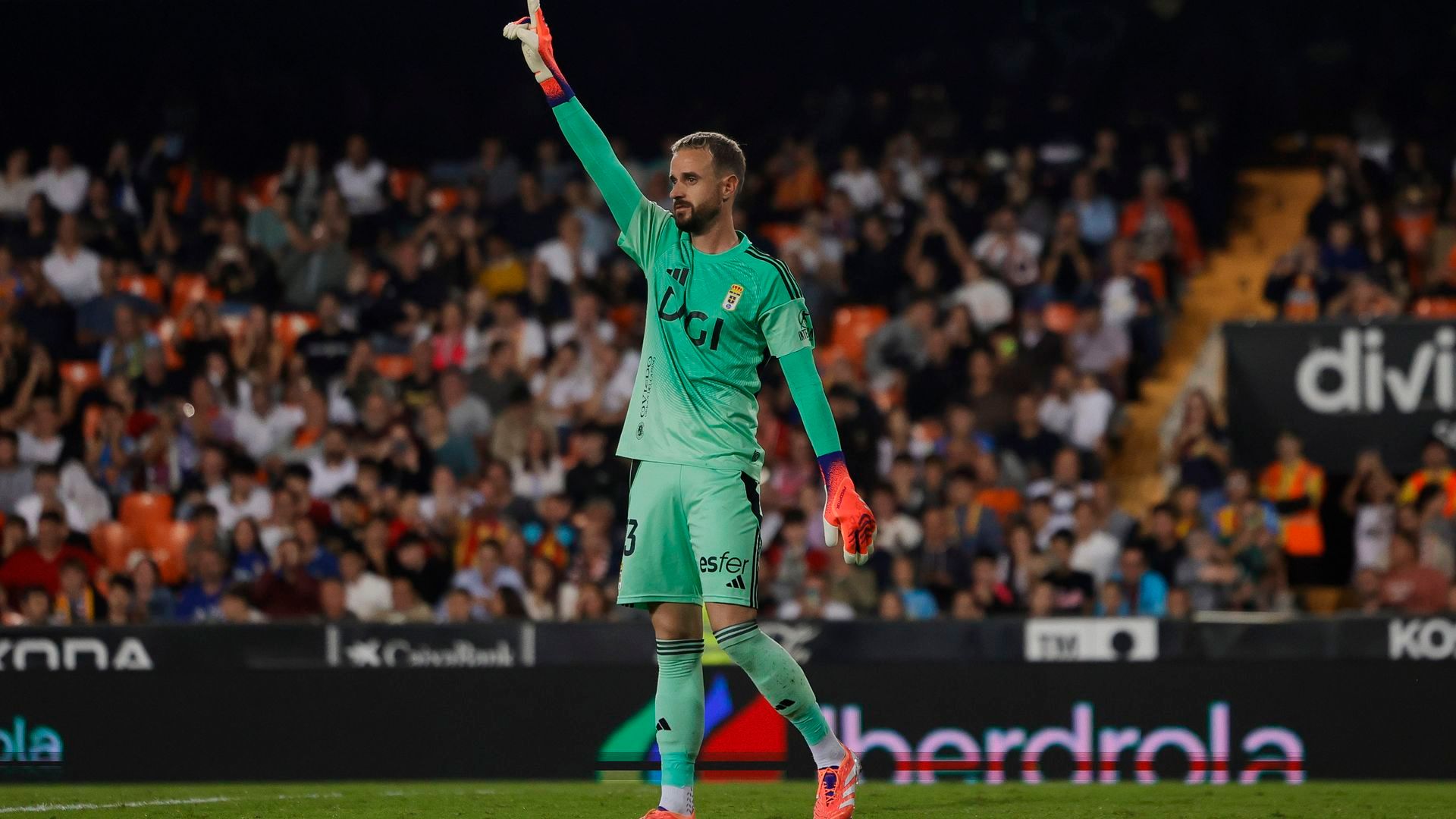 Aarón Escandell, portero del Real Oviedo