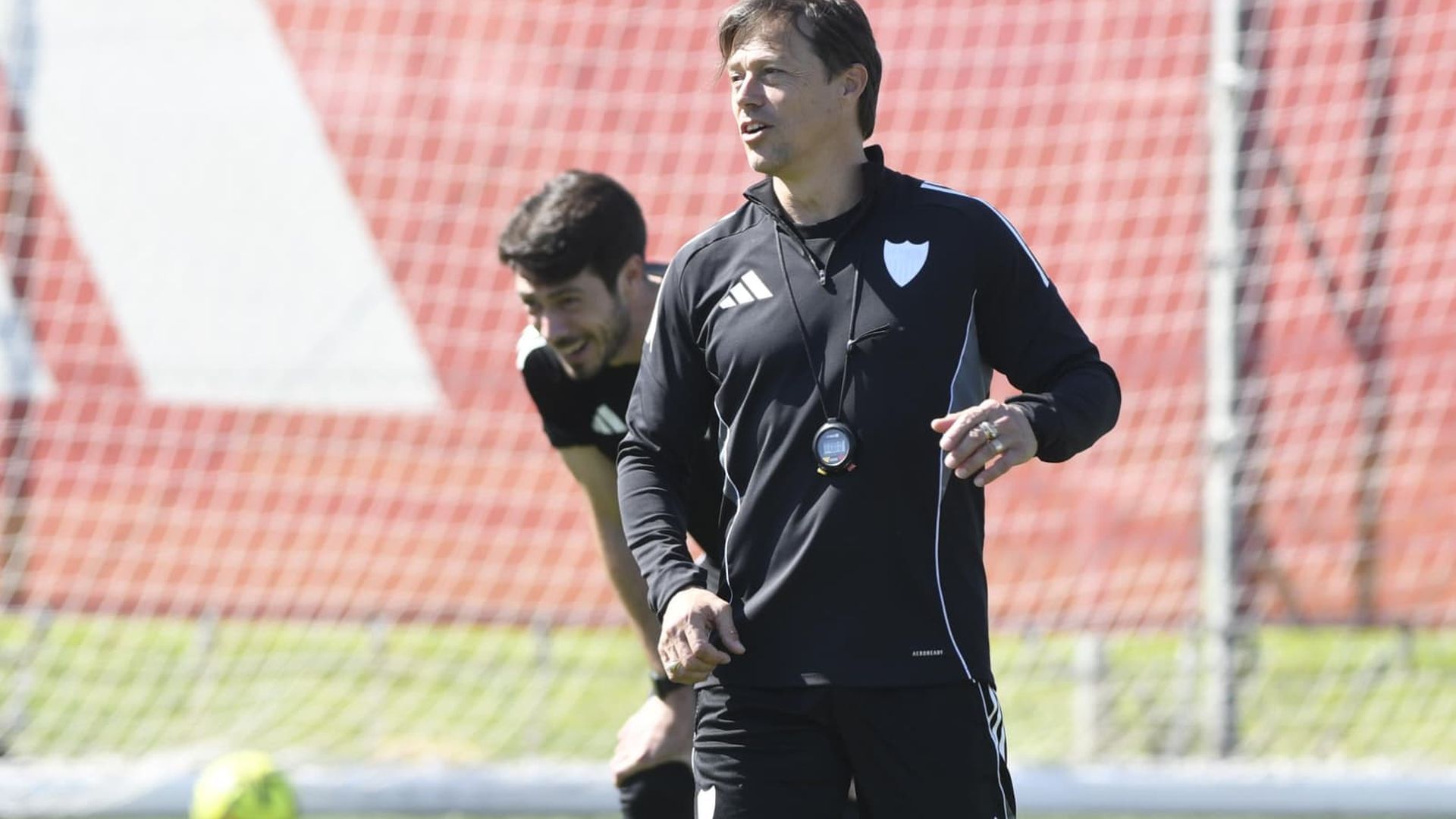 Almeyda, dirigiendo la sesión de este viernes