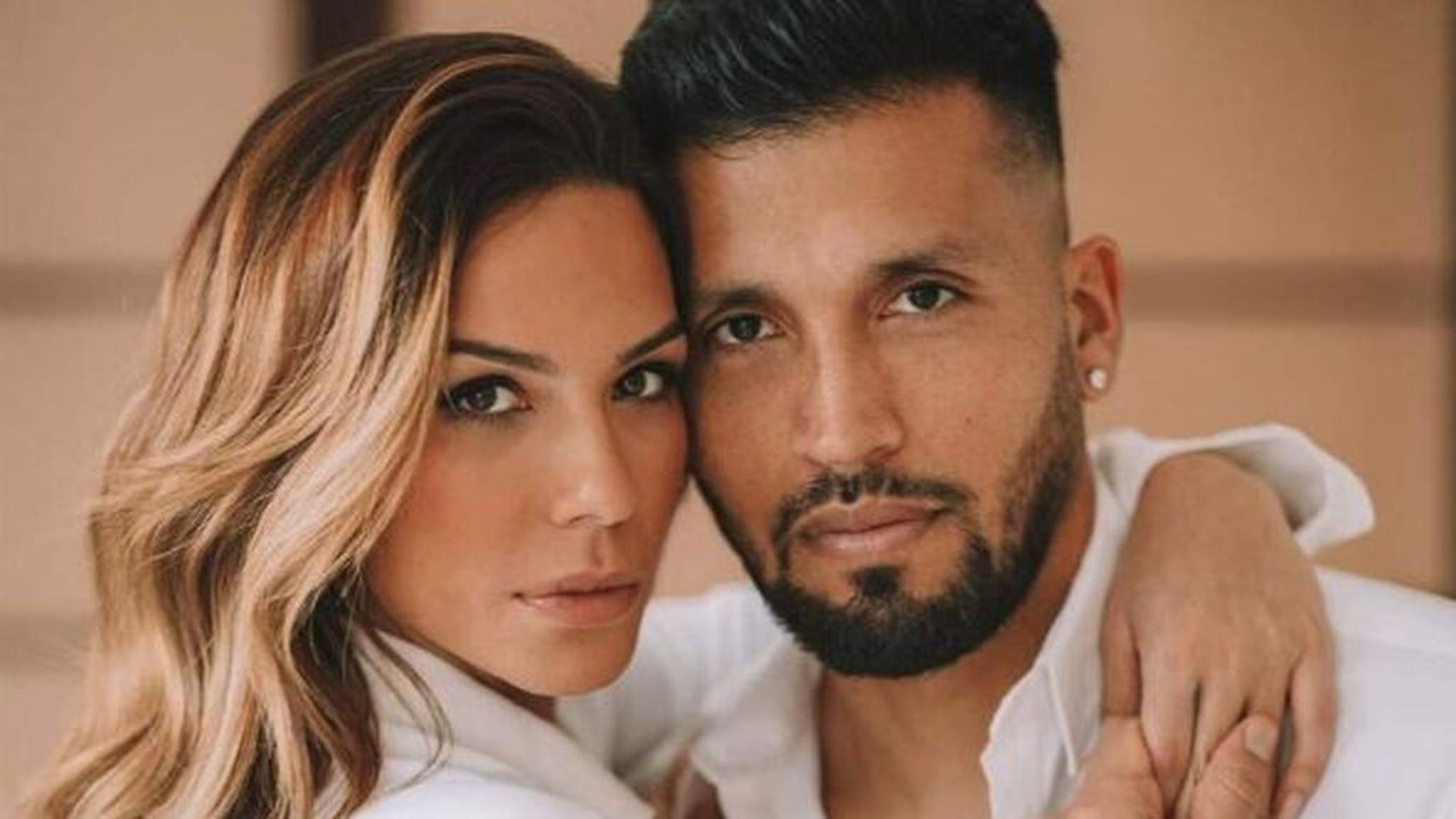 Así ha sido la preciosa historia de amor de Tamara Gorro y Ezequiel Garay Así ha sido la preciosa historia de amor de Tamara Gorro y Ezequiel Garay
