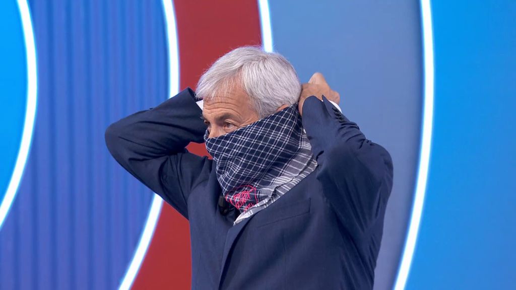 Carlos Sobera, tras recibir el regalo de un concursante de 'El precio justo': "Me dan ganas de atracar un banco" El precio justo 2026 Top Vídeos 70