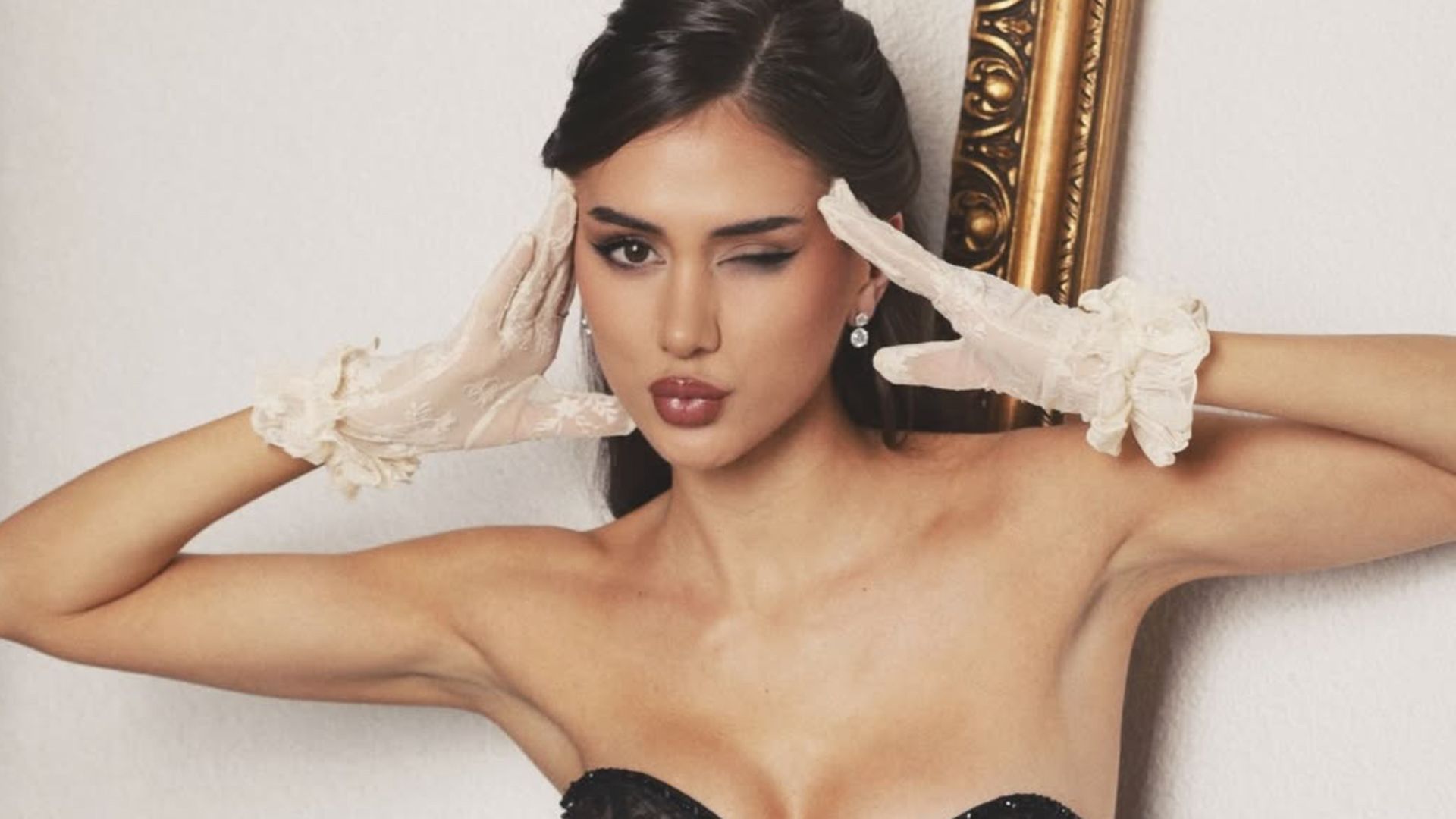 Entramos en el piso de Maica Benedicto en Madrid: de obra nueva, estilo moderno y decoración con detalles en rosa